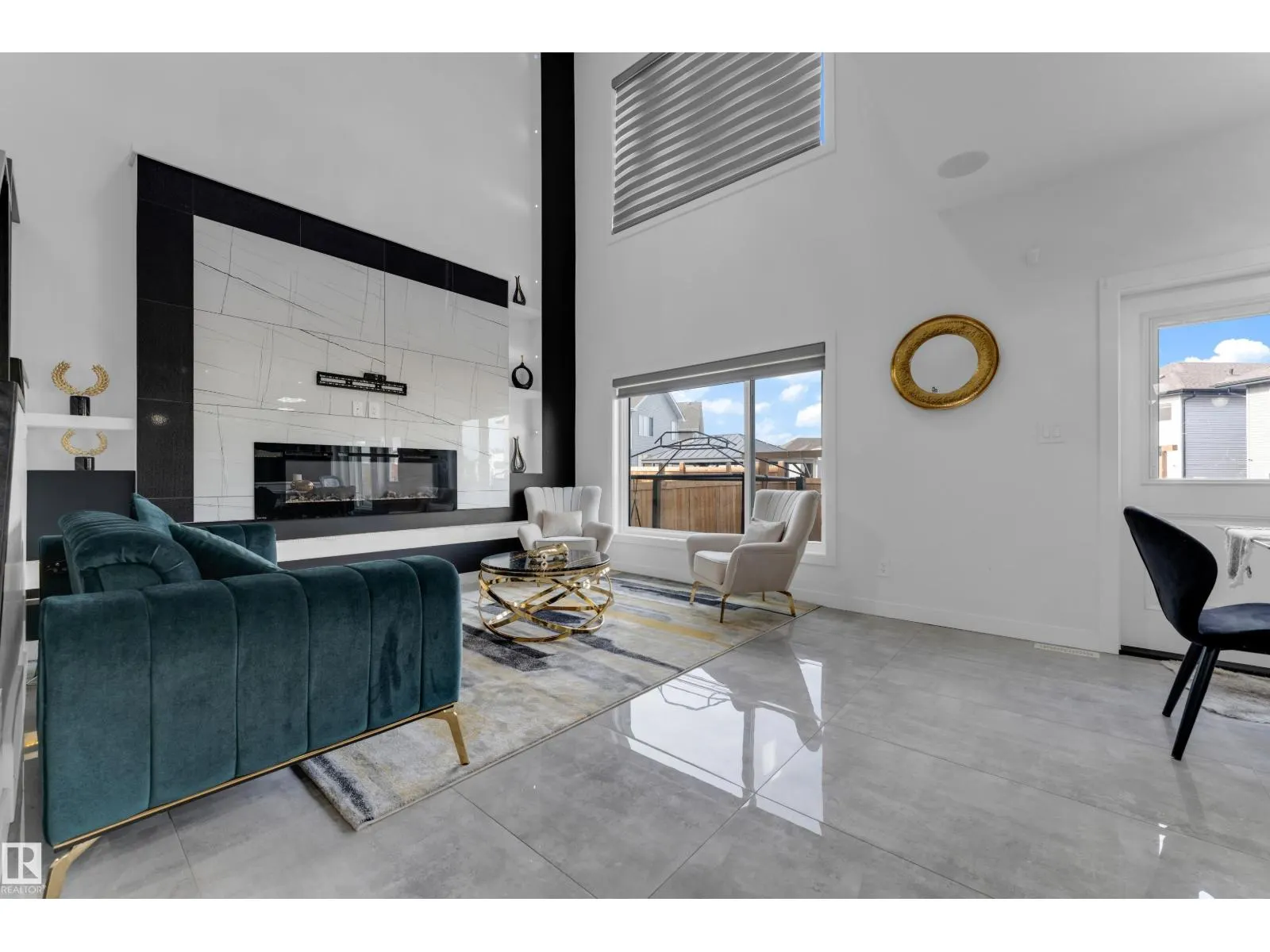 1360 20 ST NW