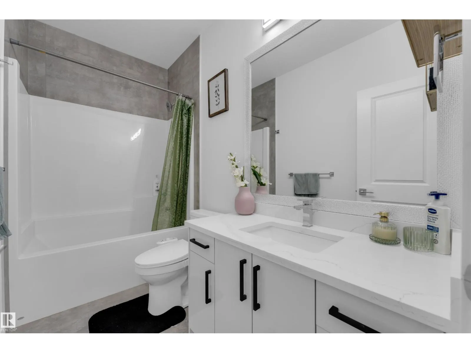 1360 20 ST NW