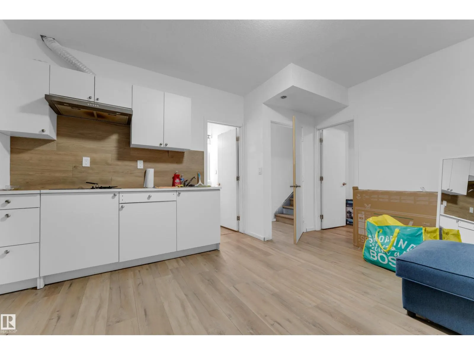 1360 20 ST NW