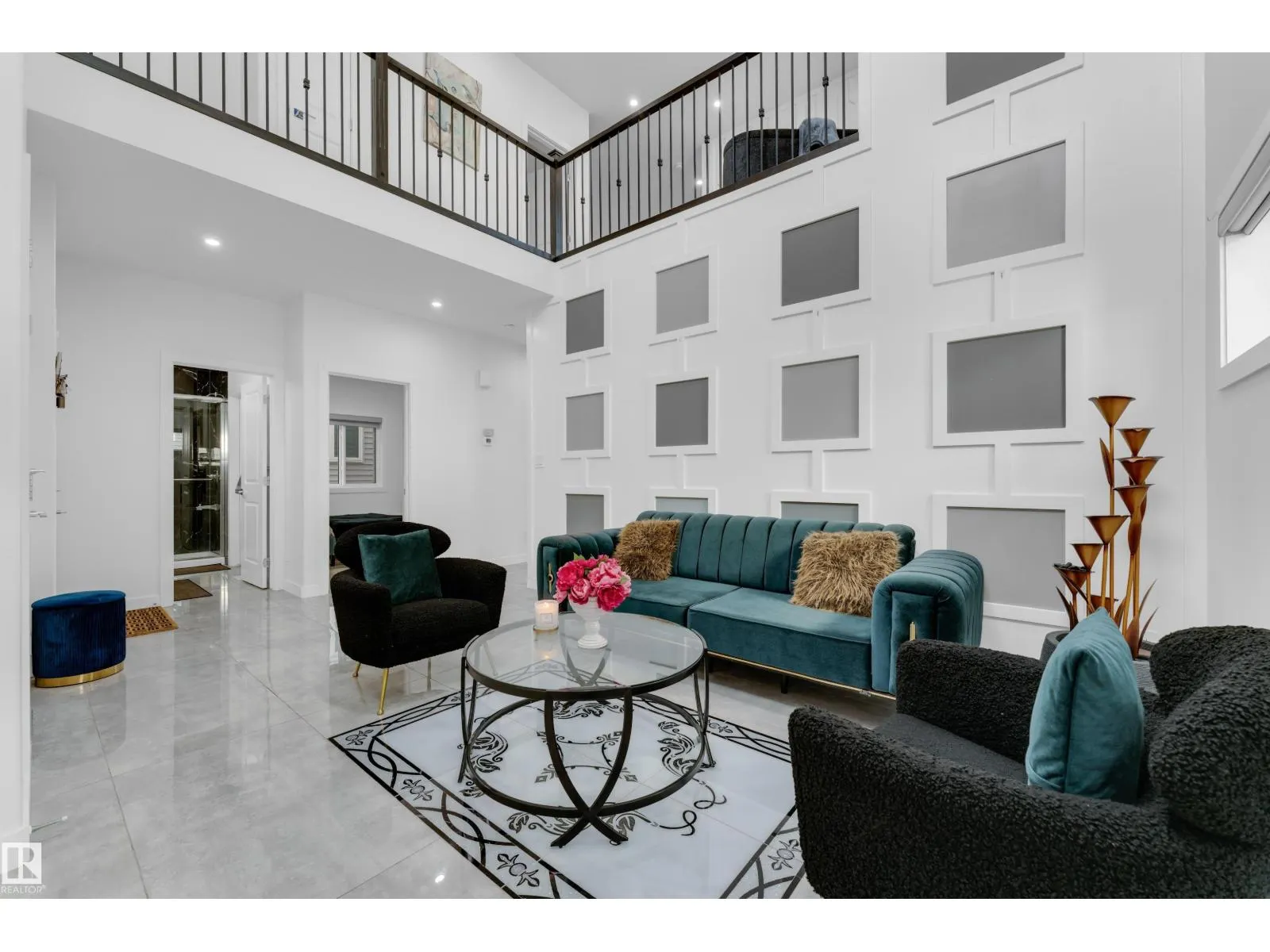 1360 20 ST NW