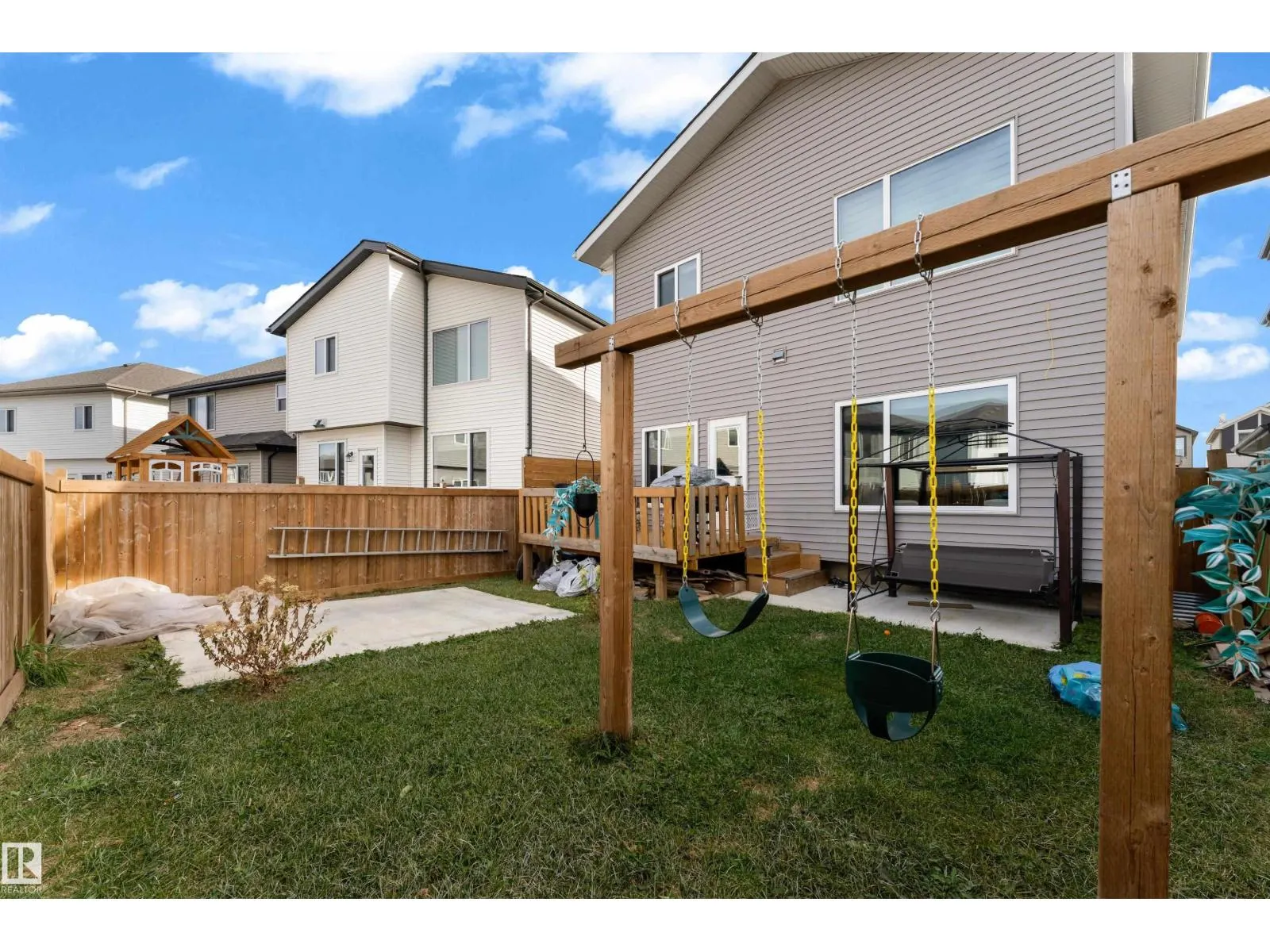 1360 20 ST NW