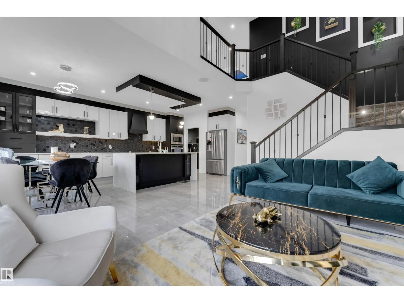 1360 20 ST NW