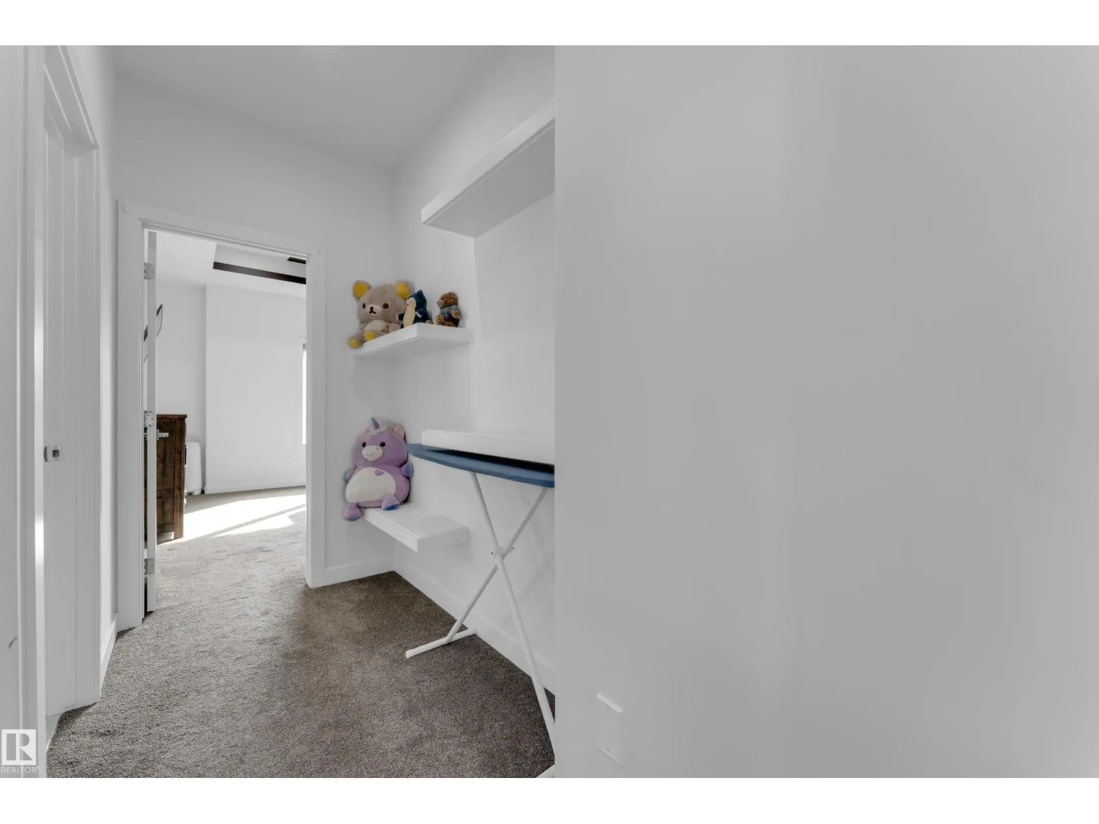 1360 20 ST NW
