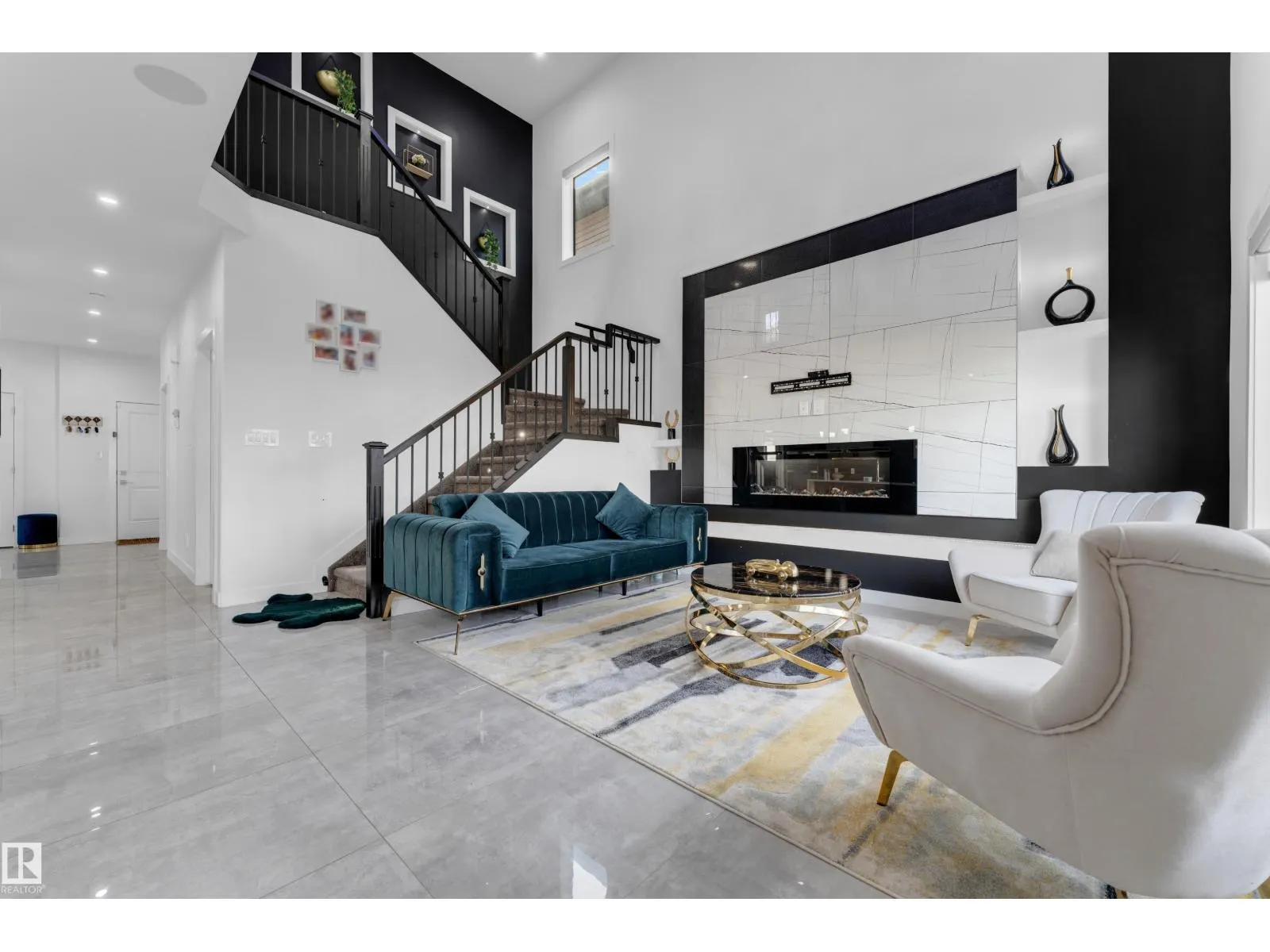 1360 20 ST NW