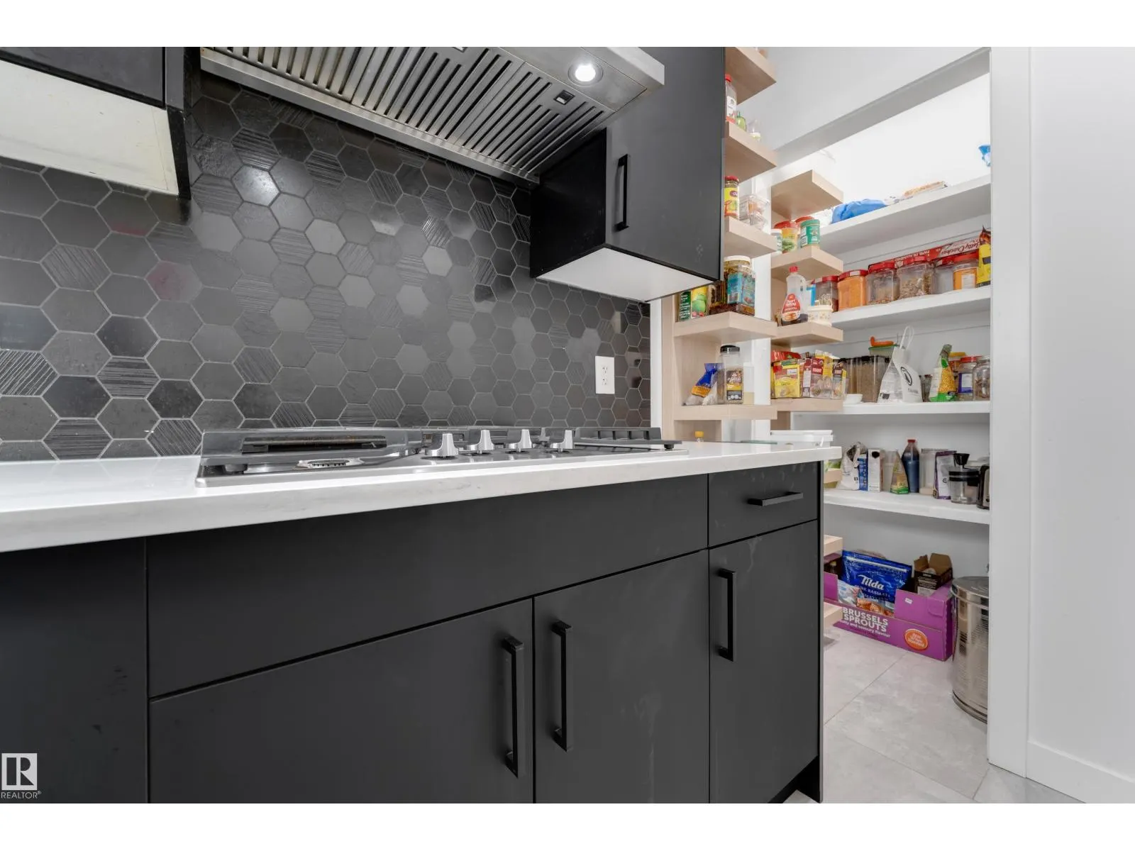 1360 20 ST NW