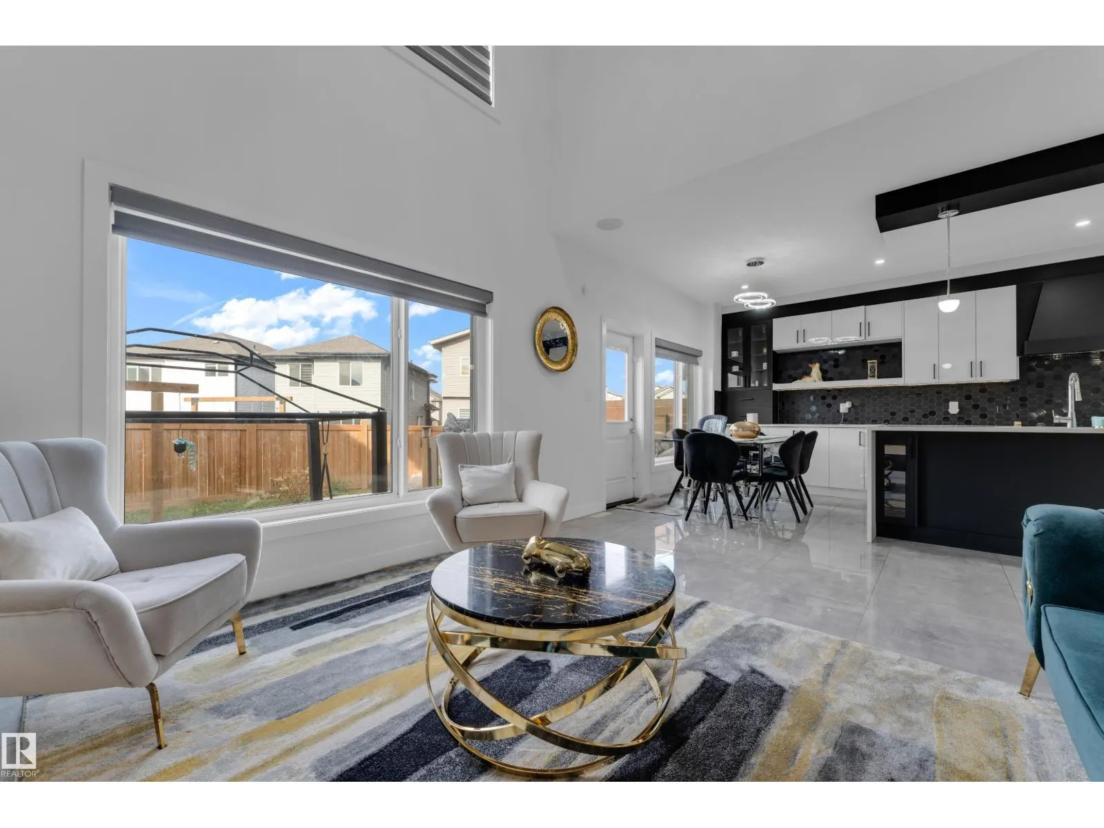 1360 20 ST NW