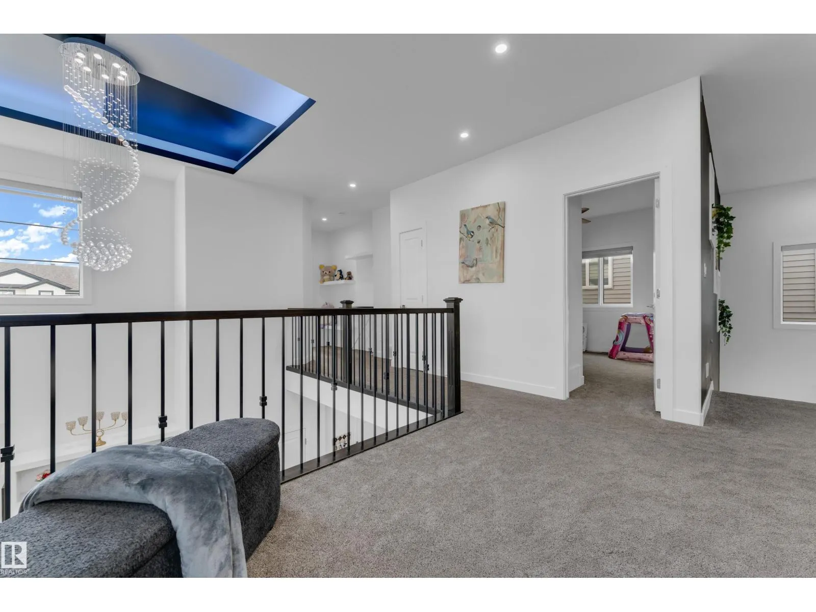 1360 20 ST NW
