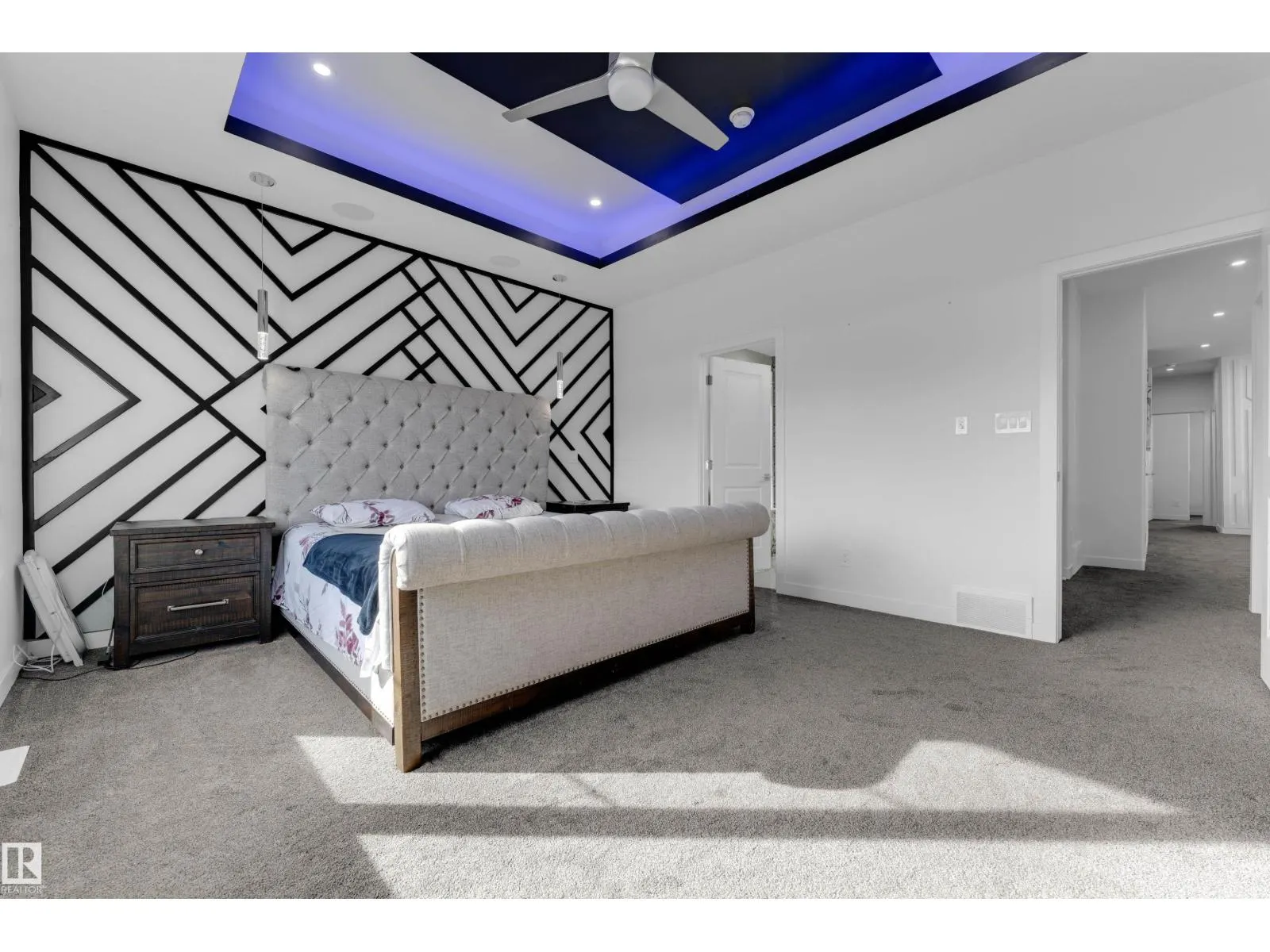 1360 20 ST NW