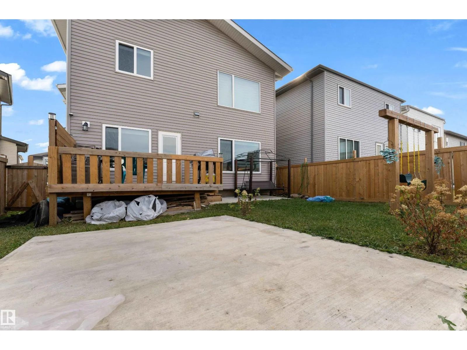 1360 20 ST NW