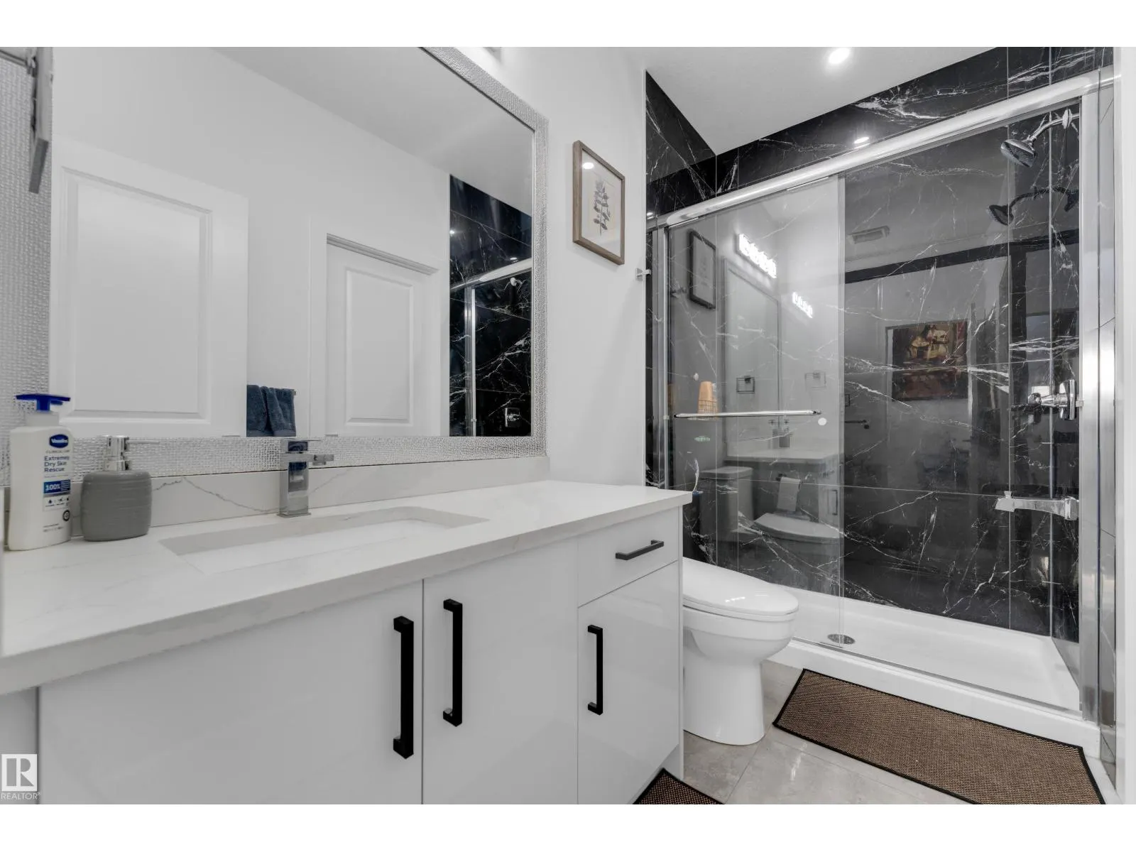 1360 20 ST NW