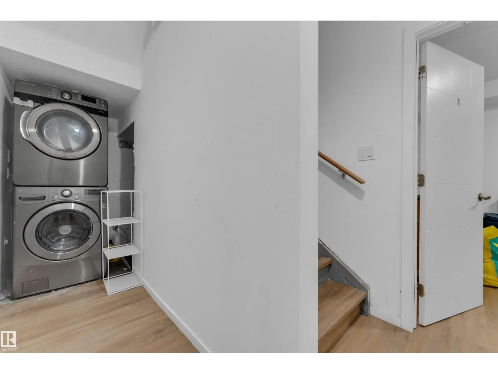 1360 20 ST NW
