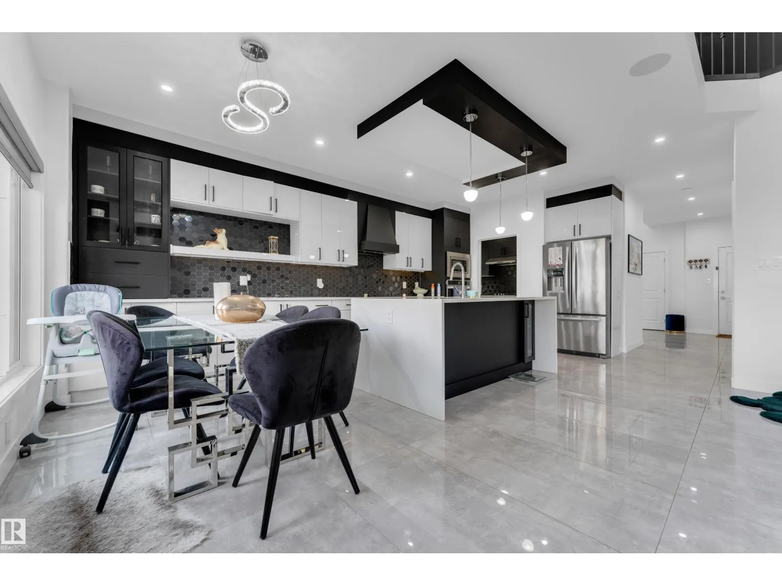 1360 20 ST NW