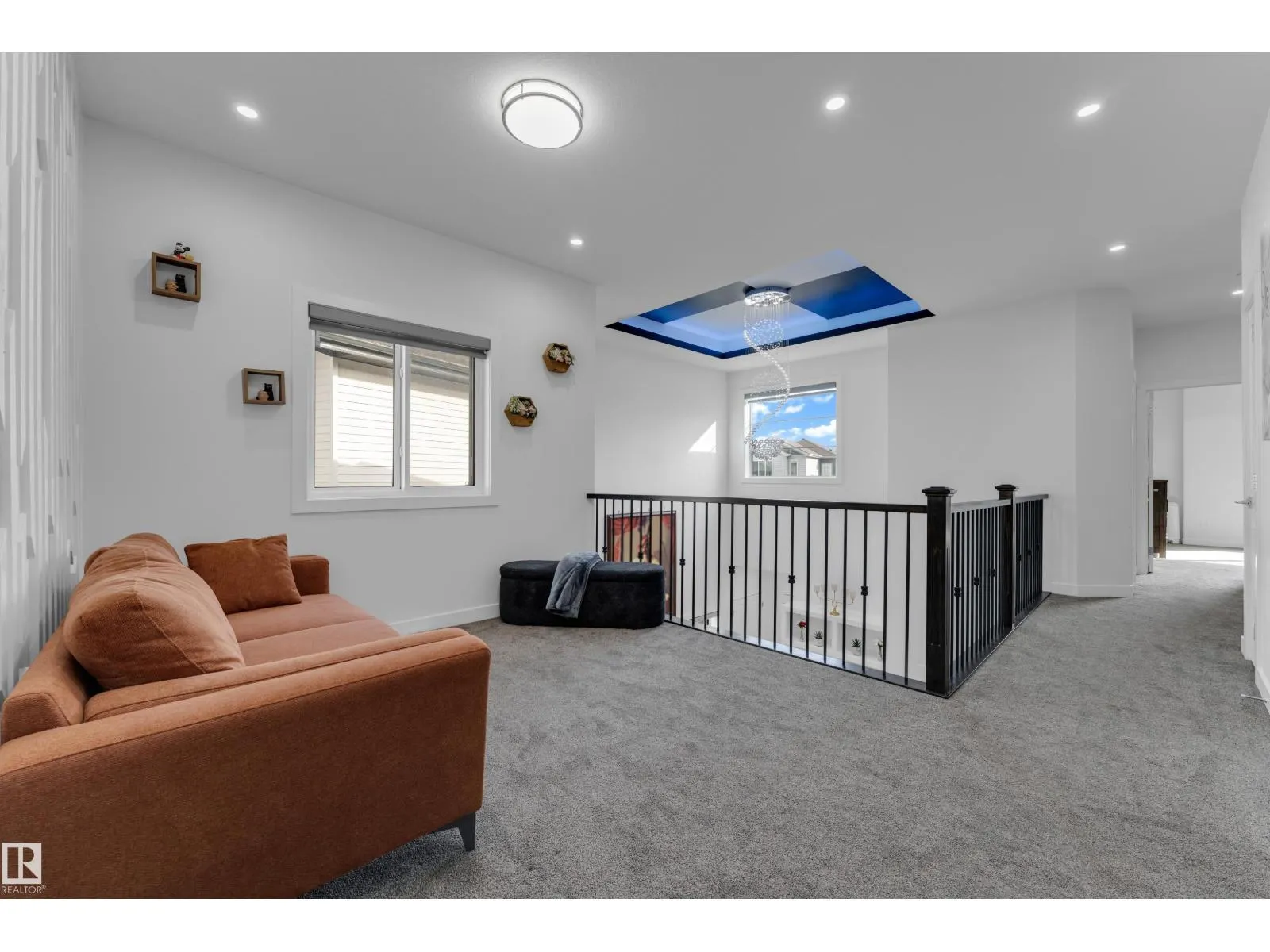 1360 20 ST NW