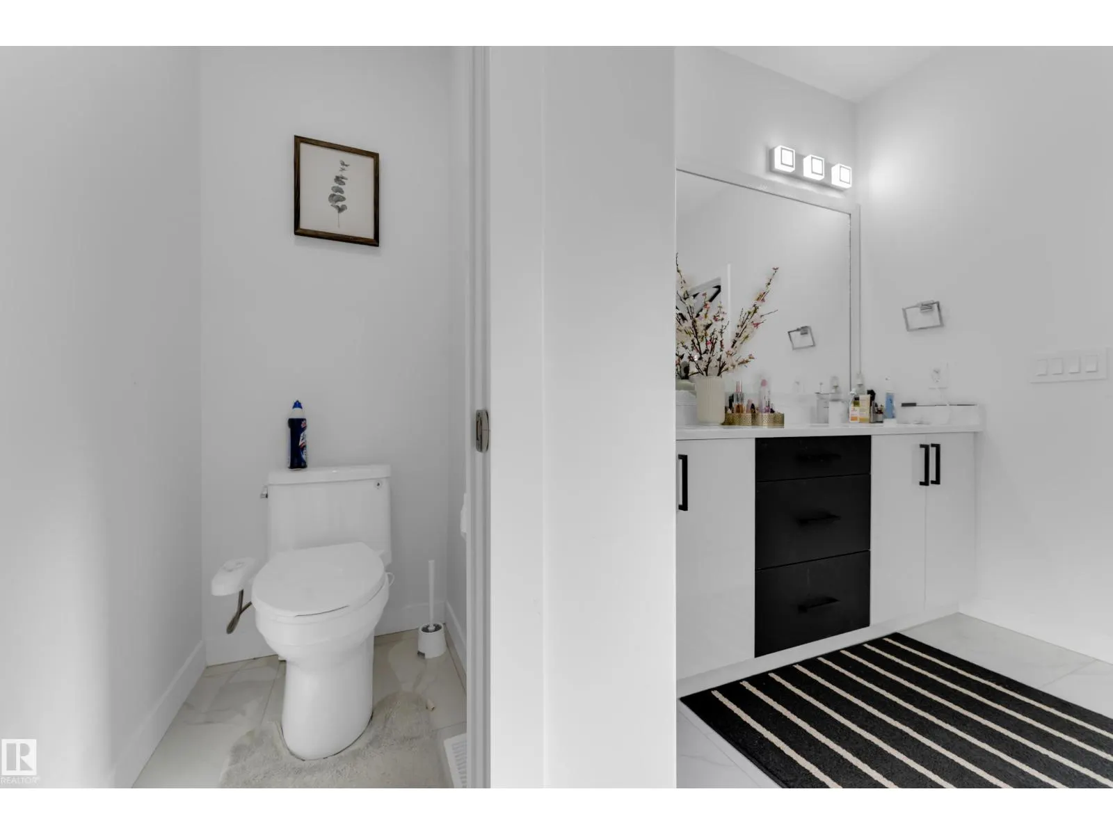 1360 20 ST NW