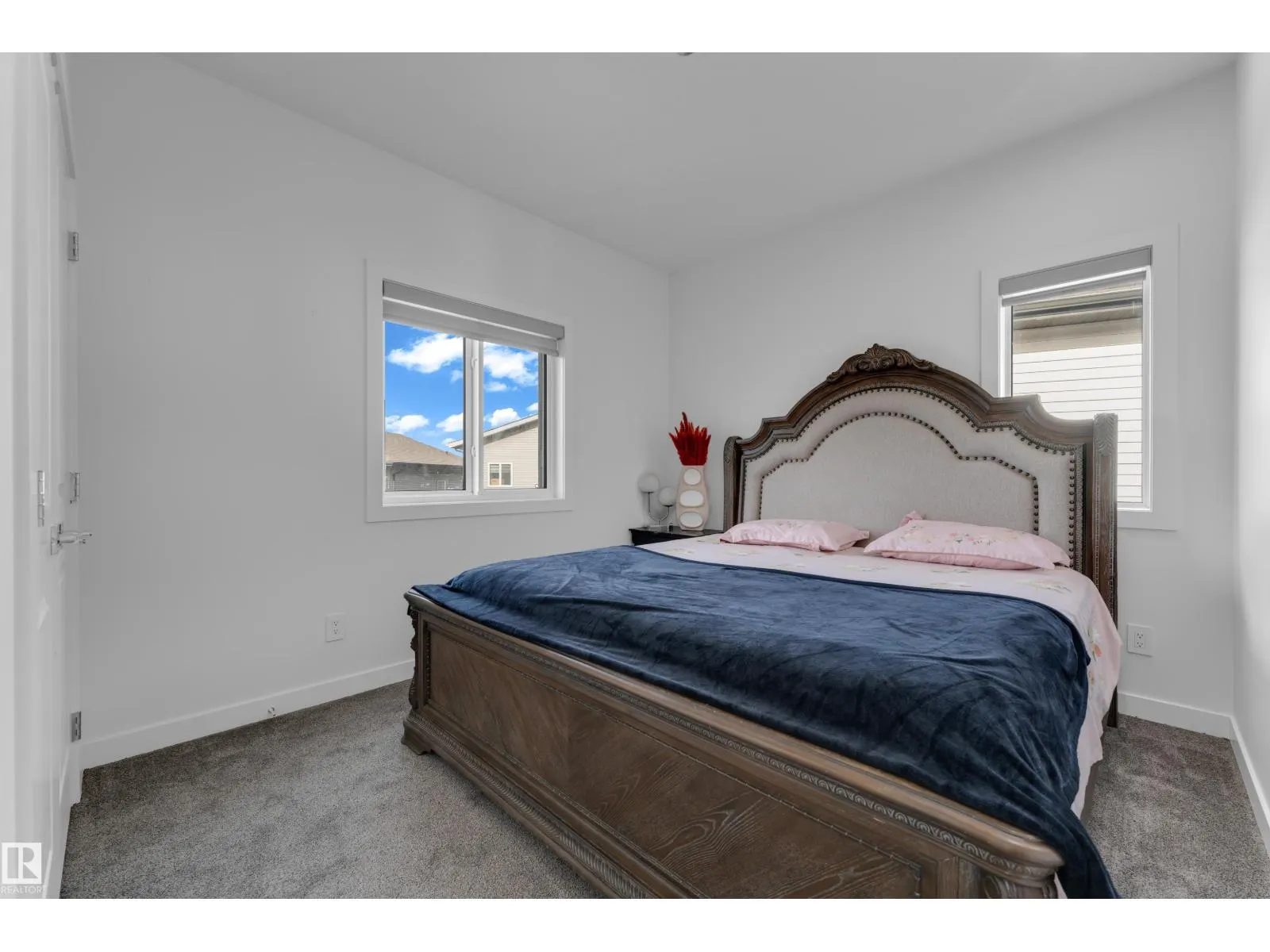 1360 20 ST NW
