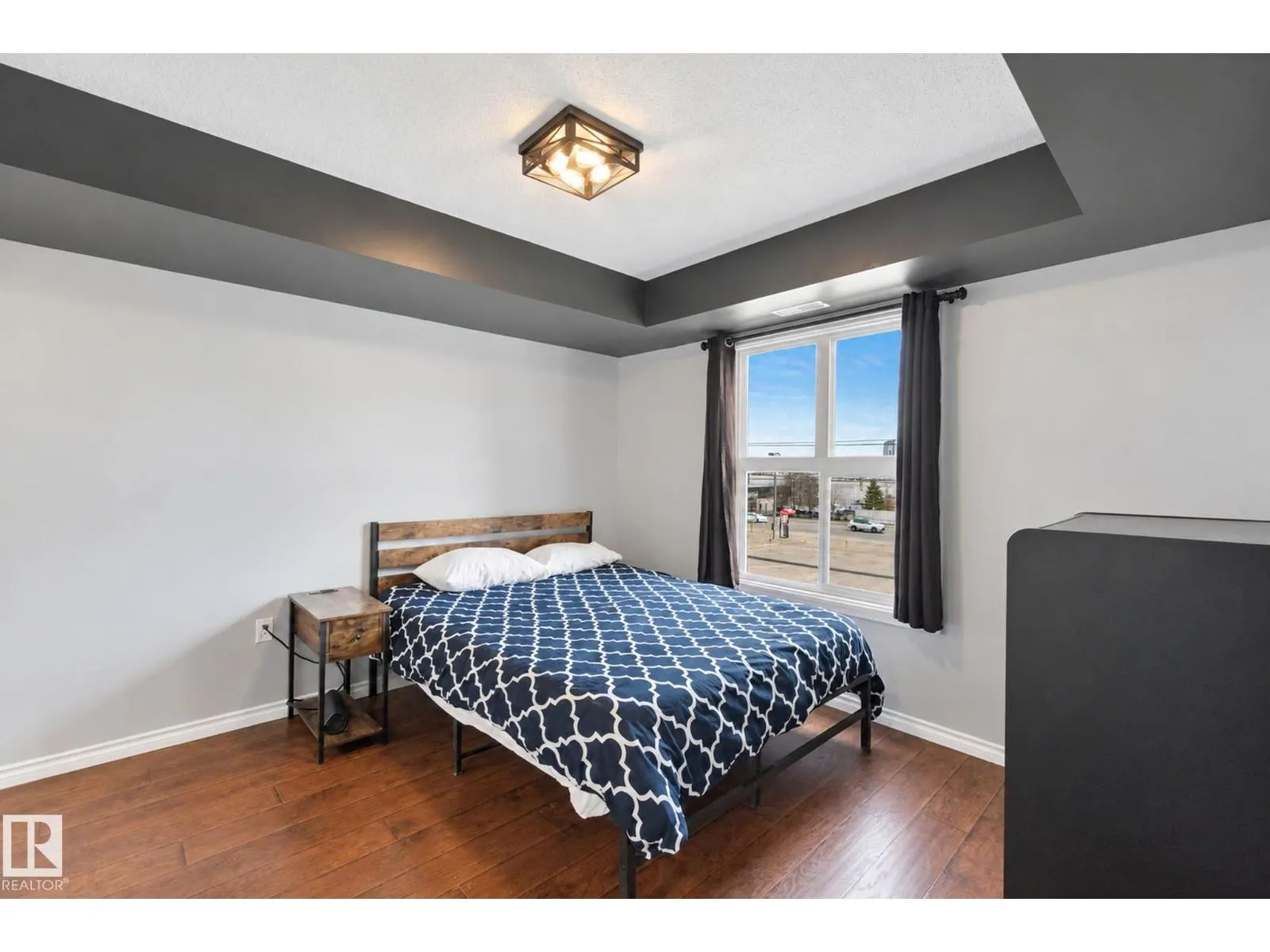 #314 10118 106 AV NW