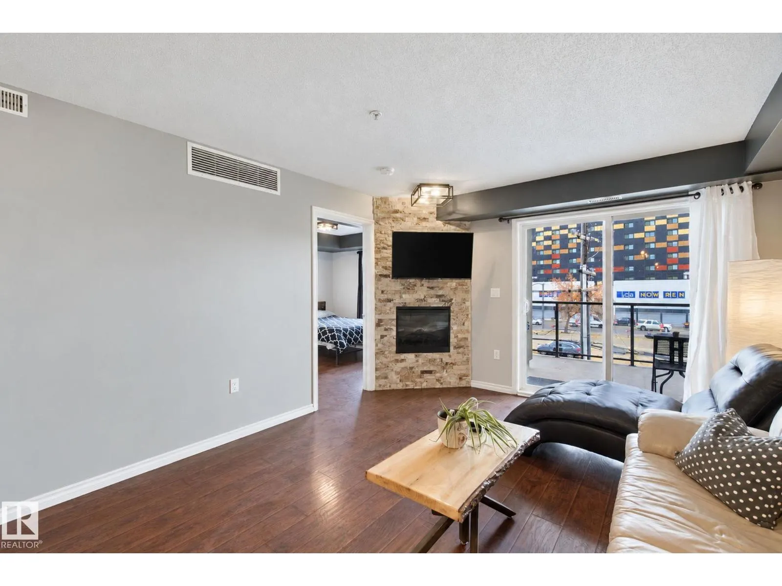 #314 10118 106 AV NW