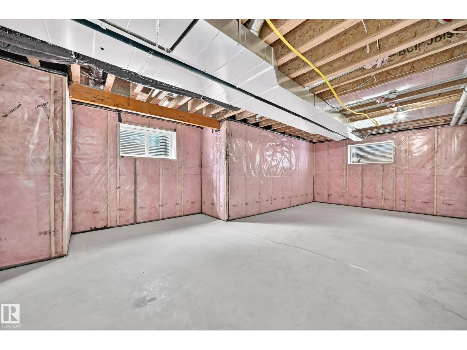 1512 205 ST NW