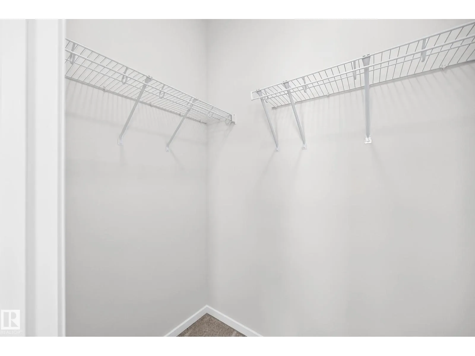 1512 205 ST NW