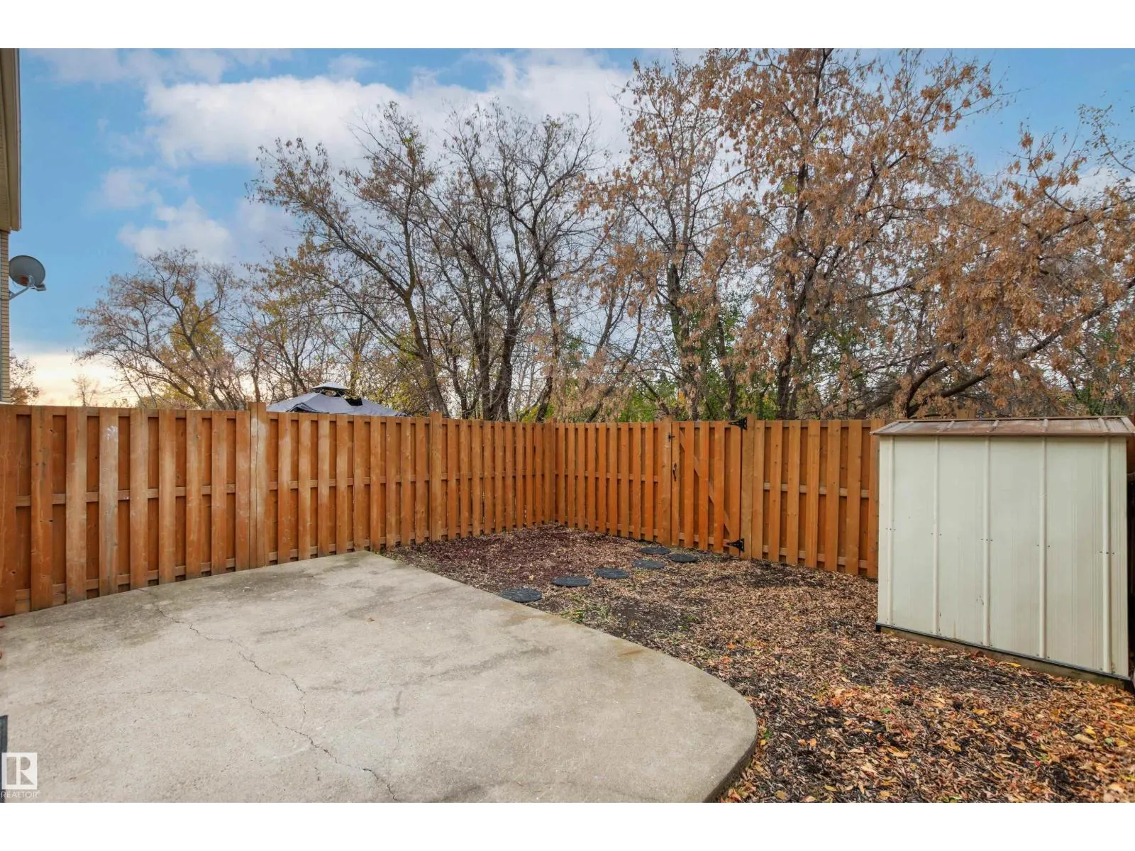 55 ROYAL RD NW