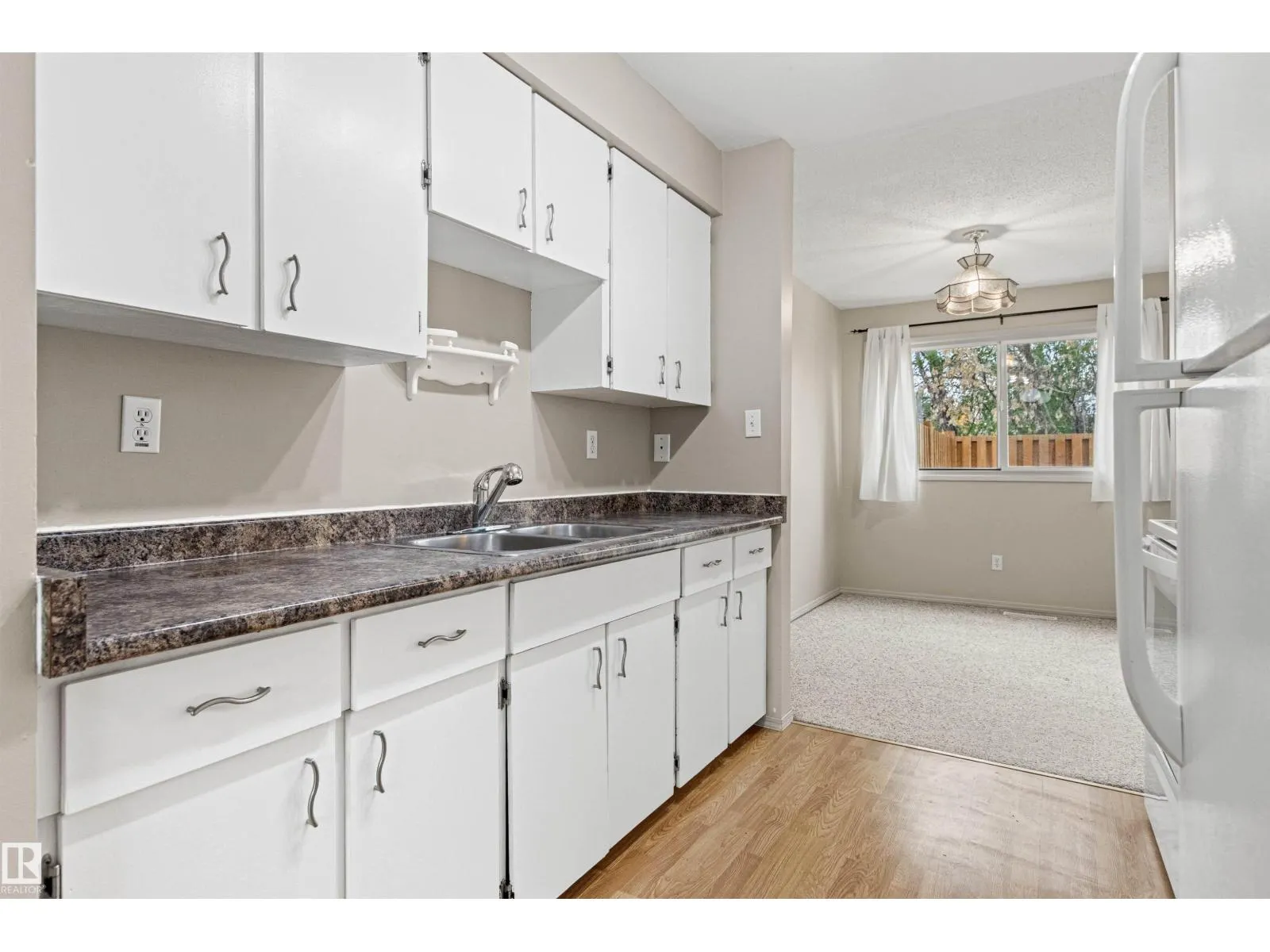 55 ROYAL RD NW