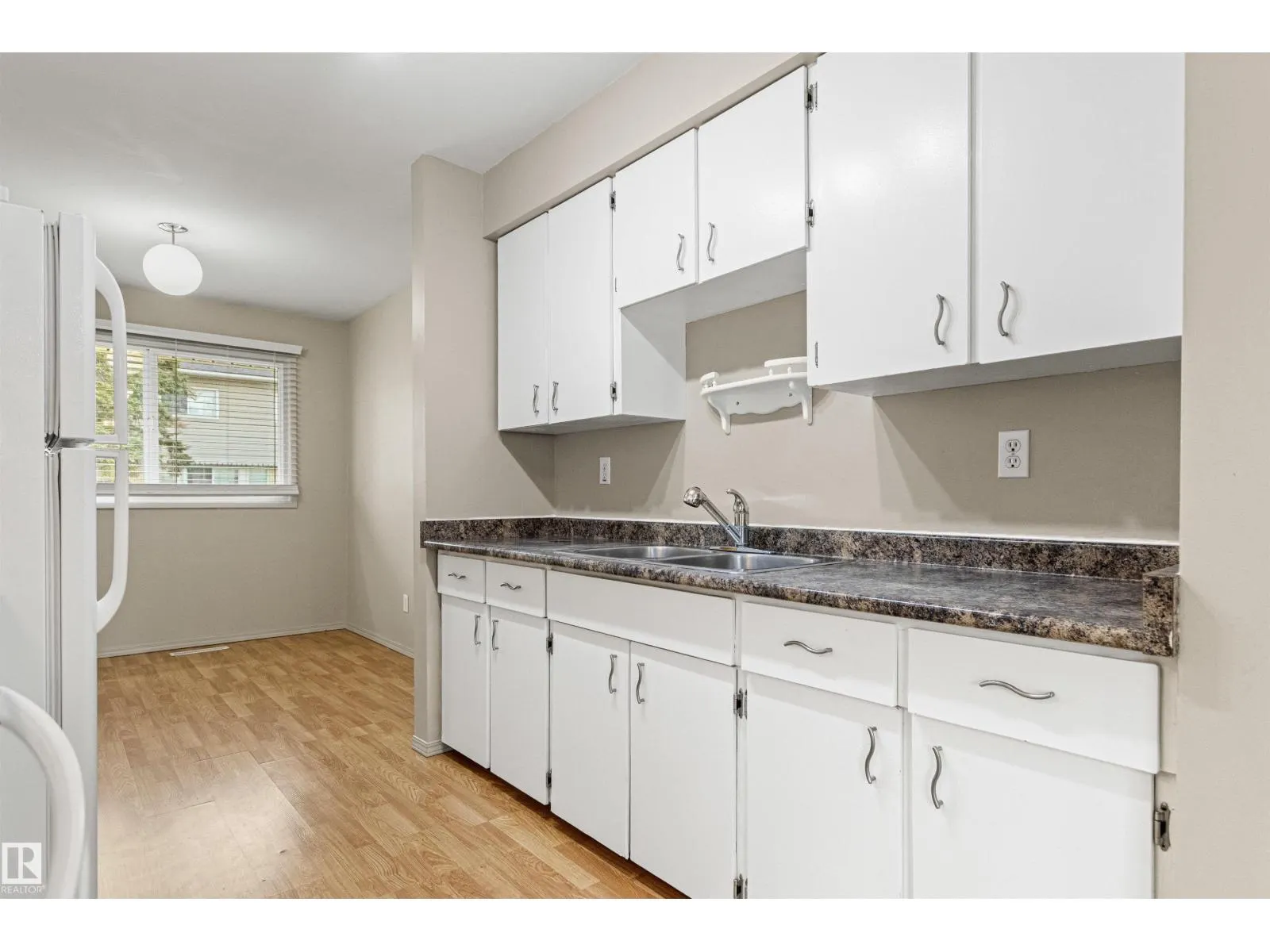 55 ROYAL RD NW