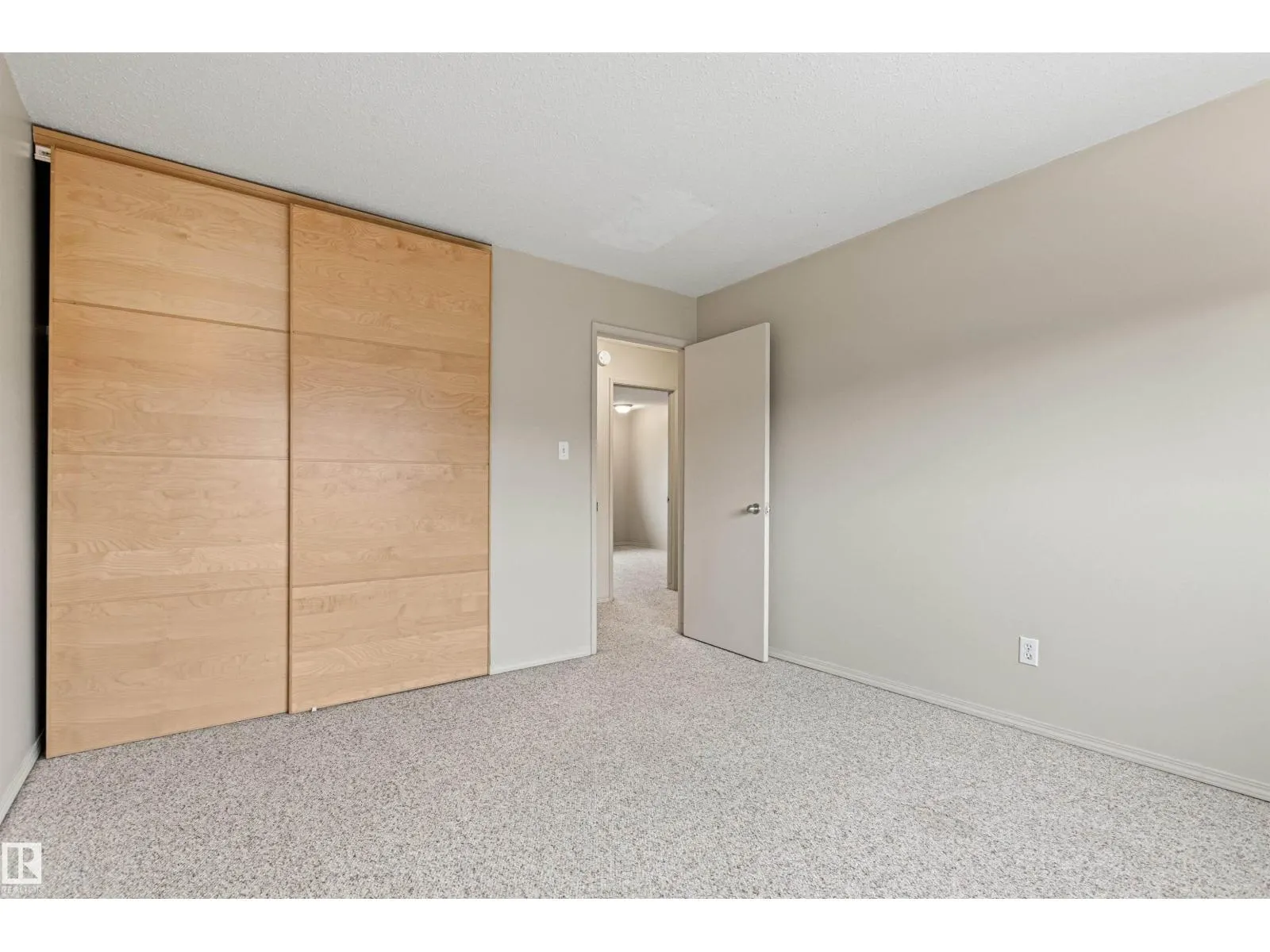 55 ROYAL RD NW