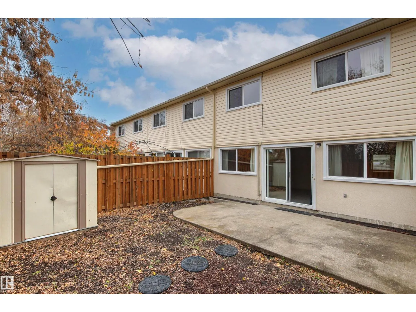 55 ROYAL RD NW