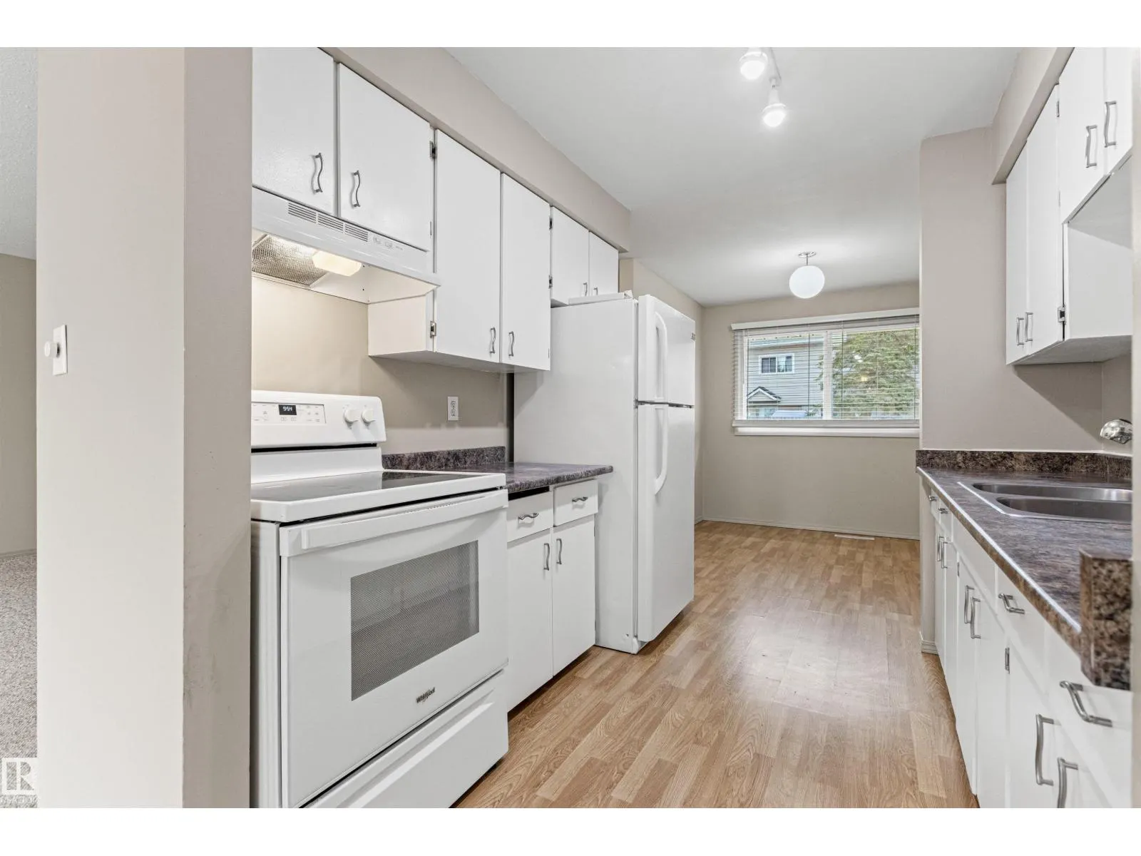 55 ROYAL RD NW