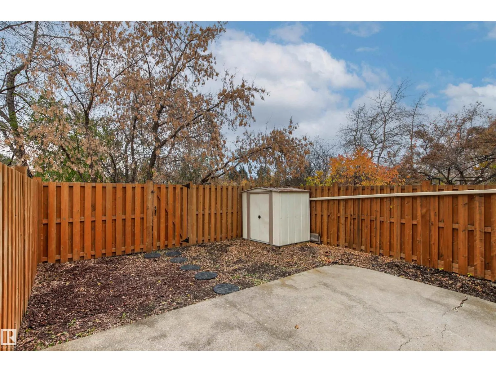 55 ROYAL RD NW