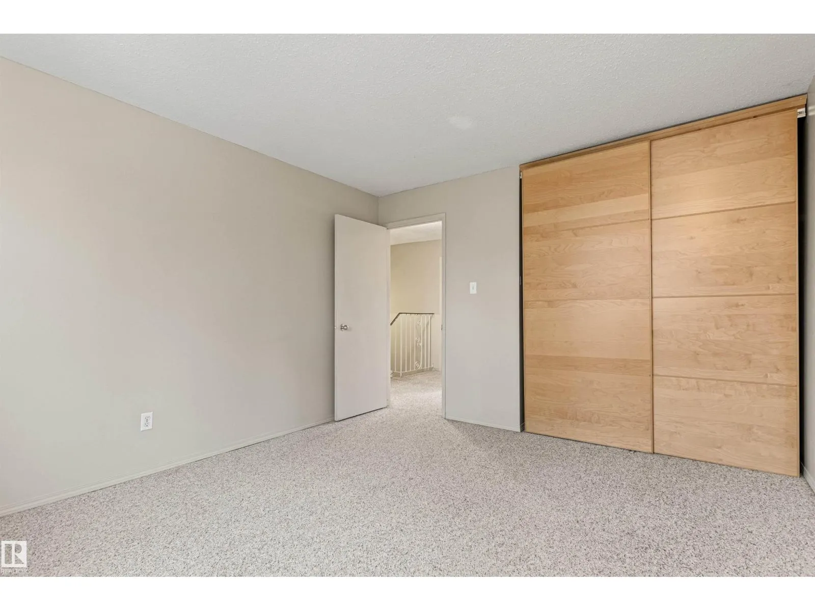 55 ROYAL RD NW