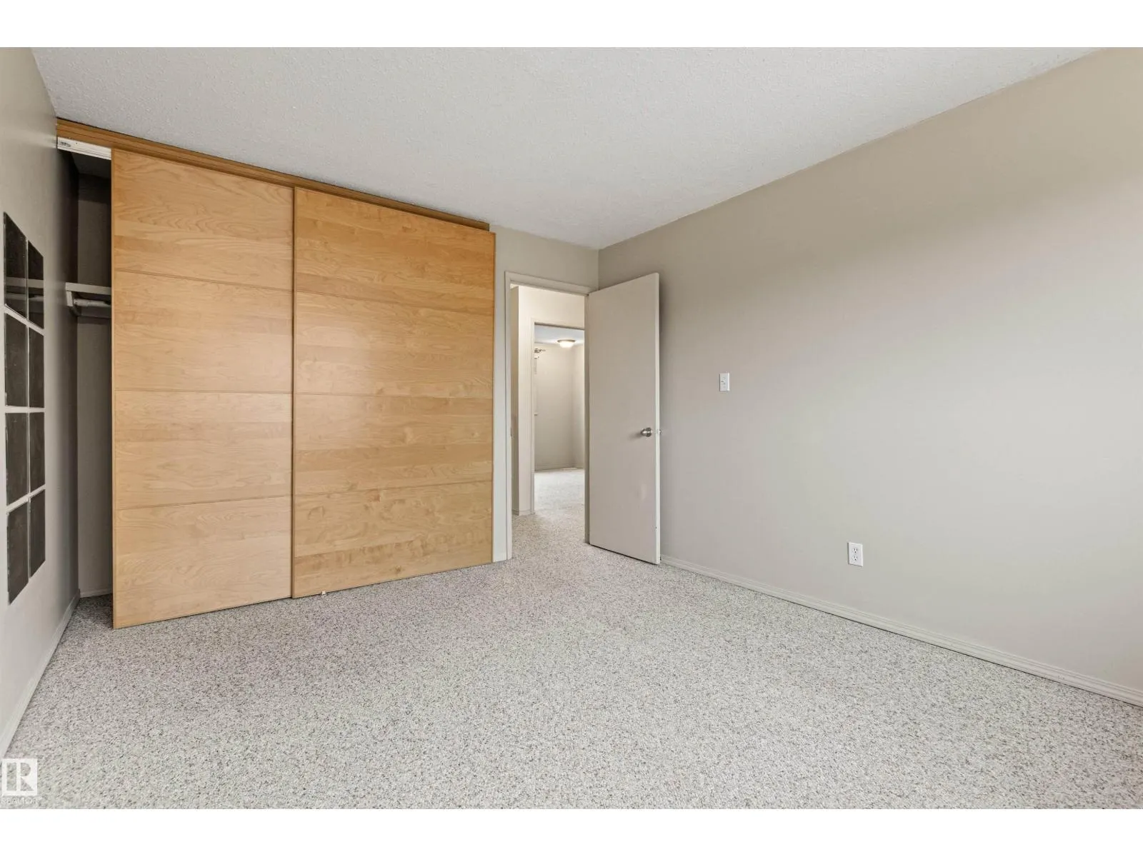 55 ROYAL RD NW