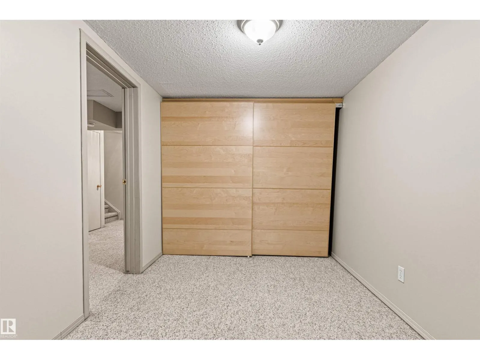 55 ROYAL RD NW