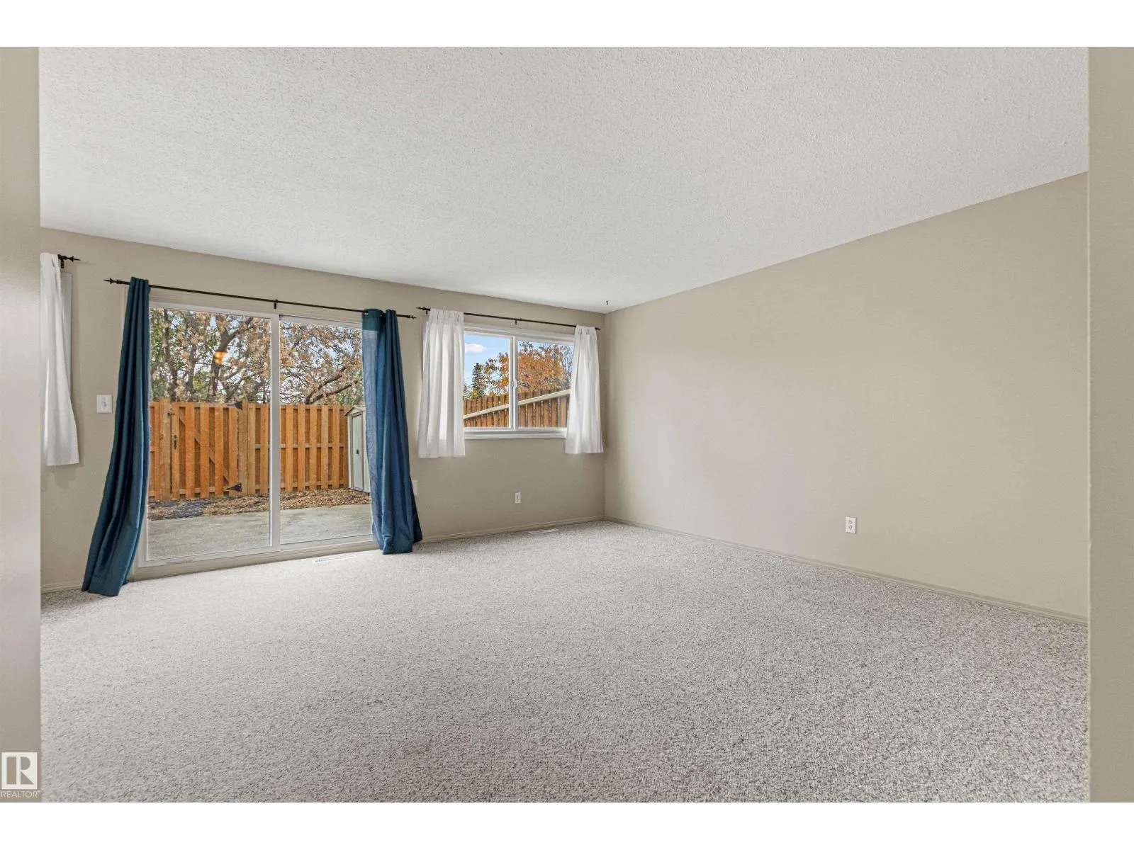 55 ROYAL RD NW