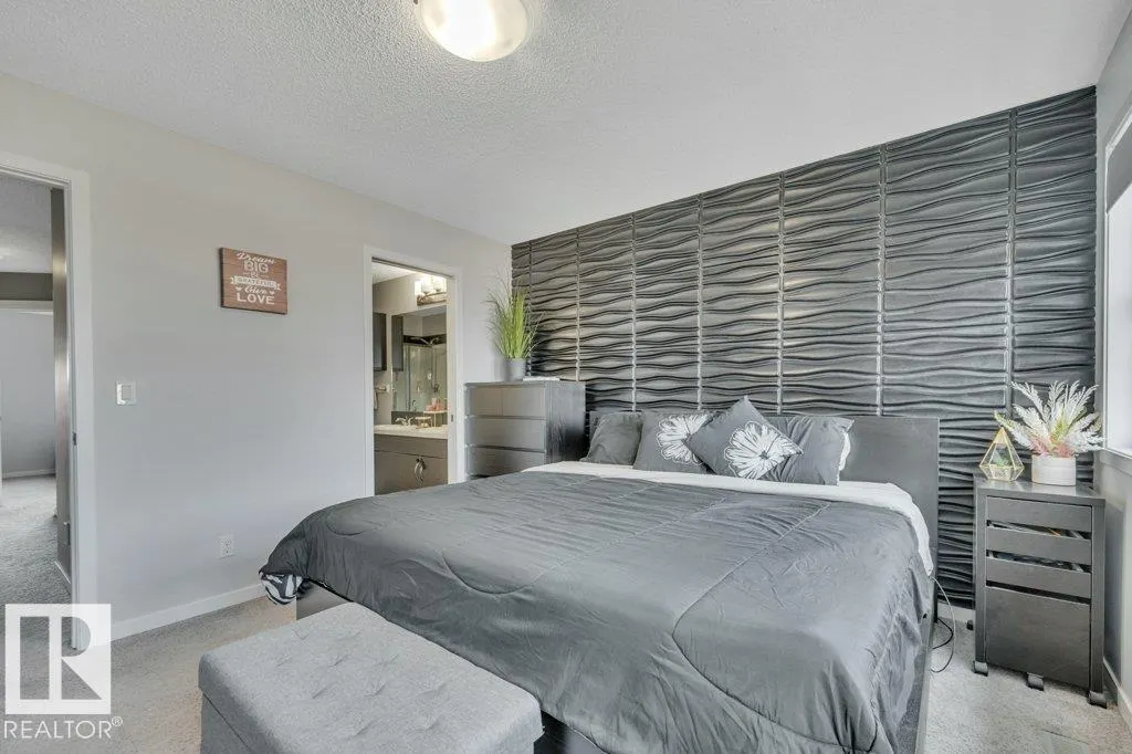 7435 181 AV NW