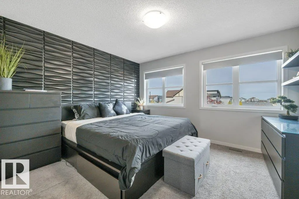7435 181 AV NW