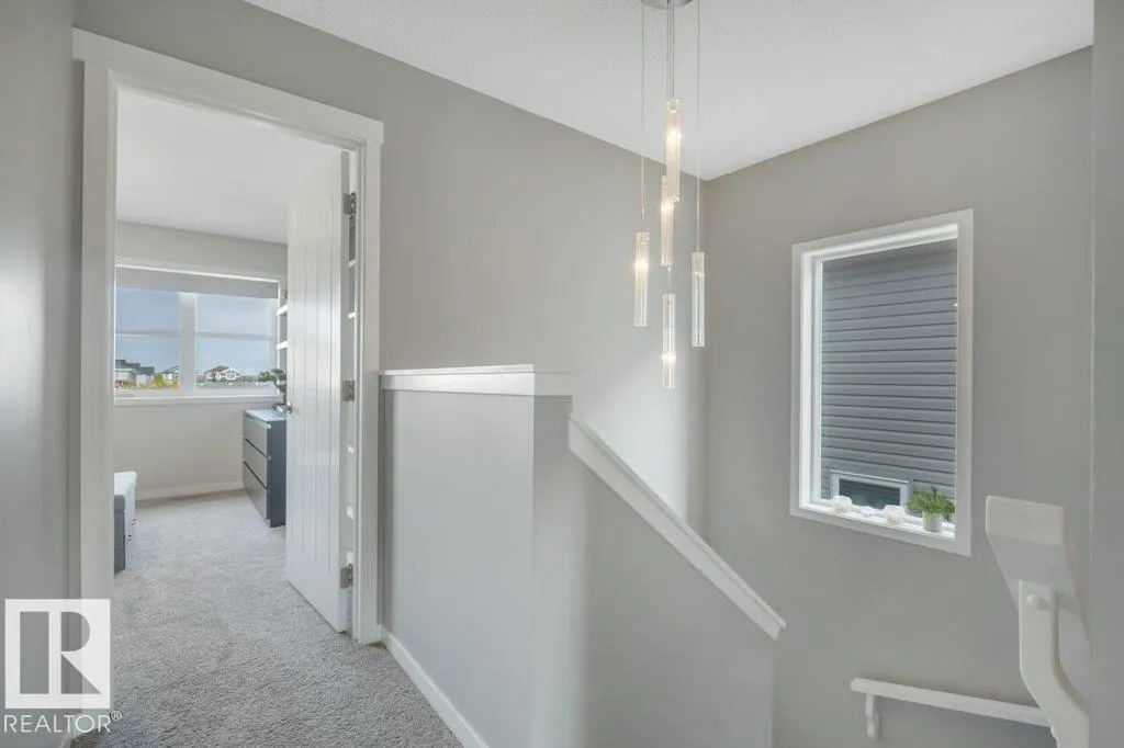 7435 181 AV NW