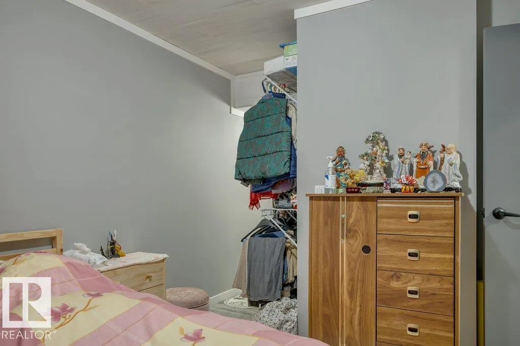 7435 181 AV NW