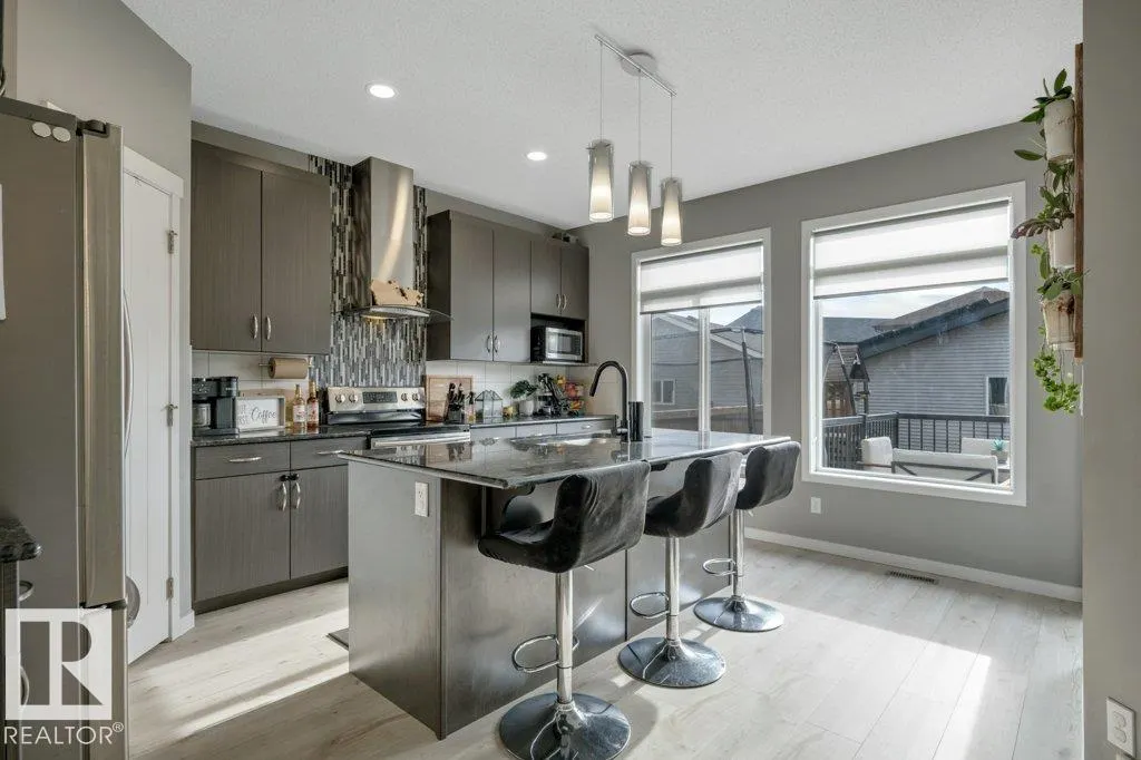 7435 181 AV NW