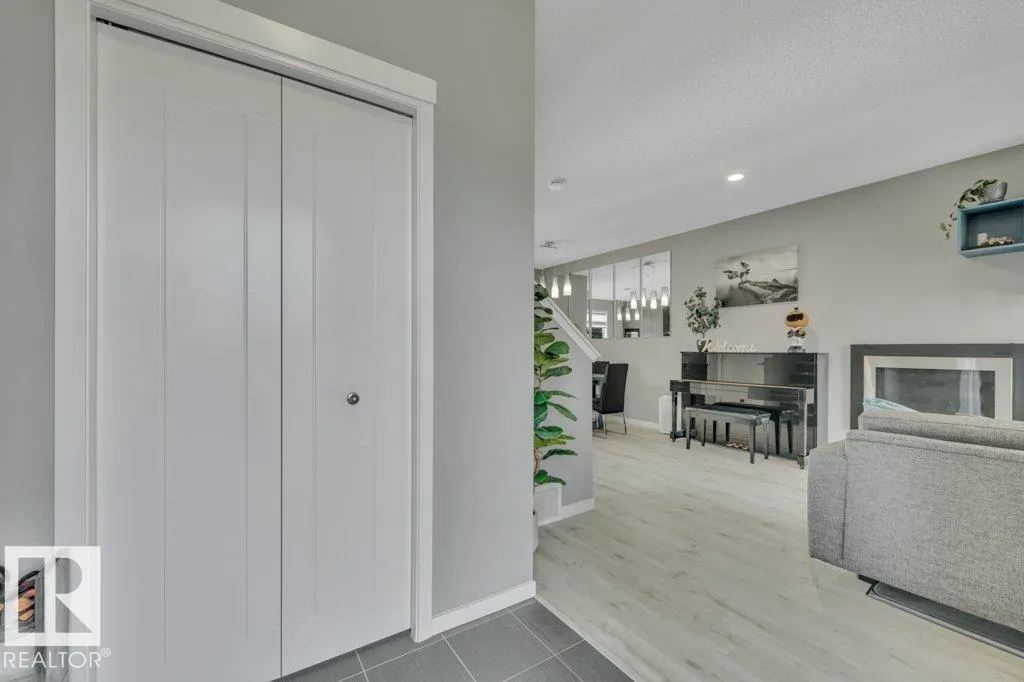 7435 181 AV NW