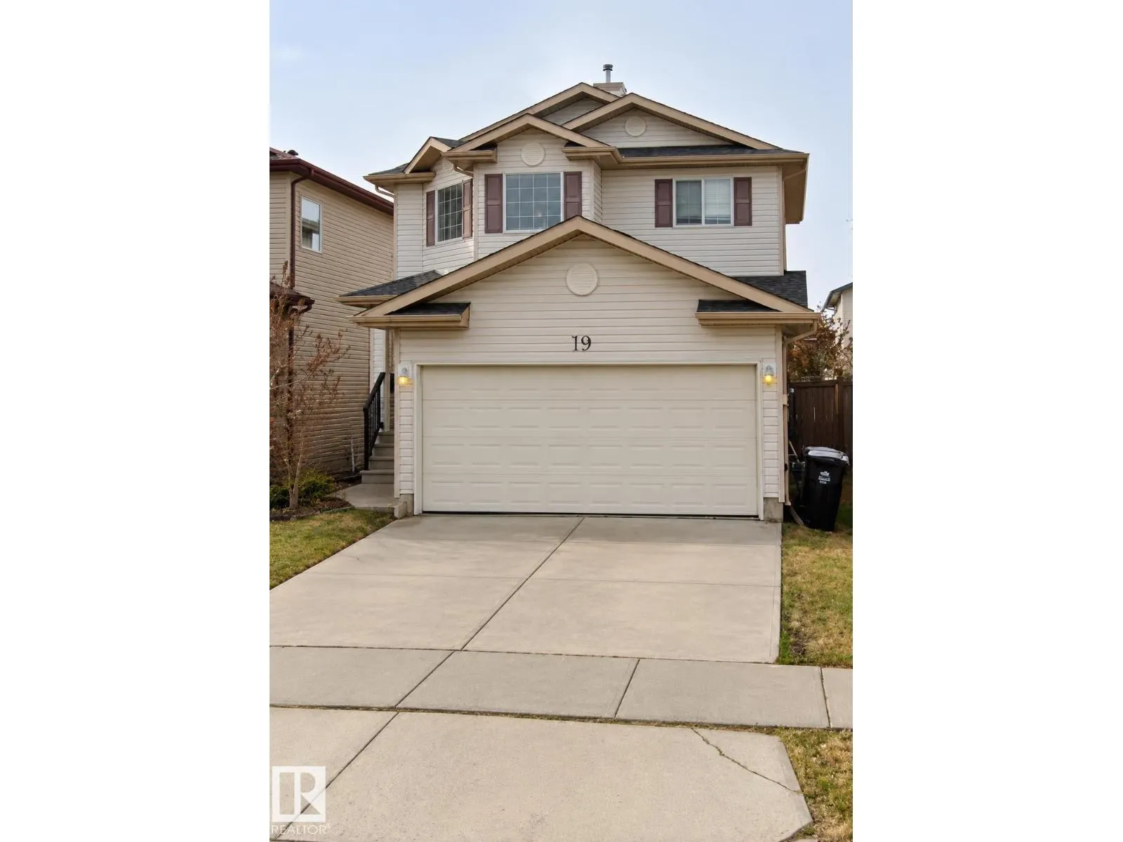 19 DOUGLAS CR