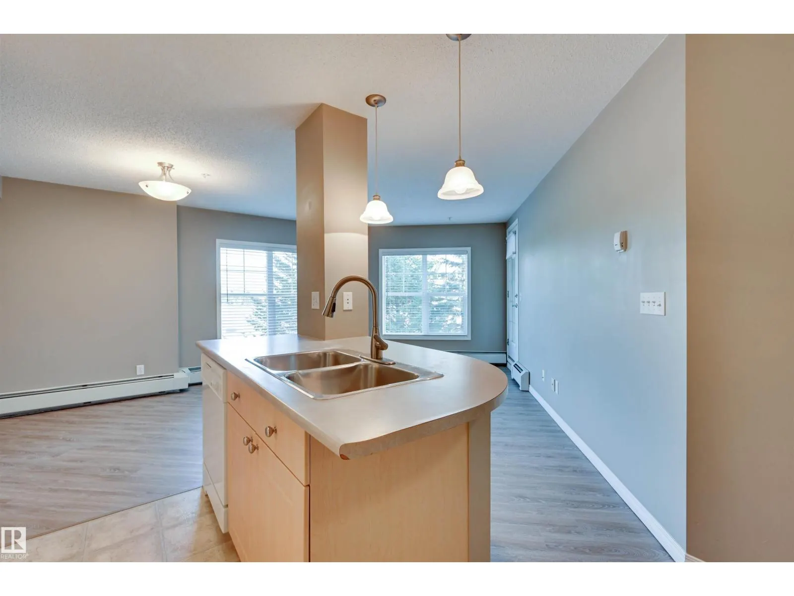 #206 616 MCALLISTER LO SW