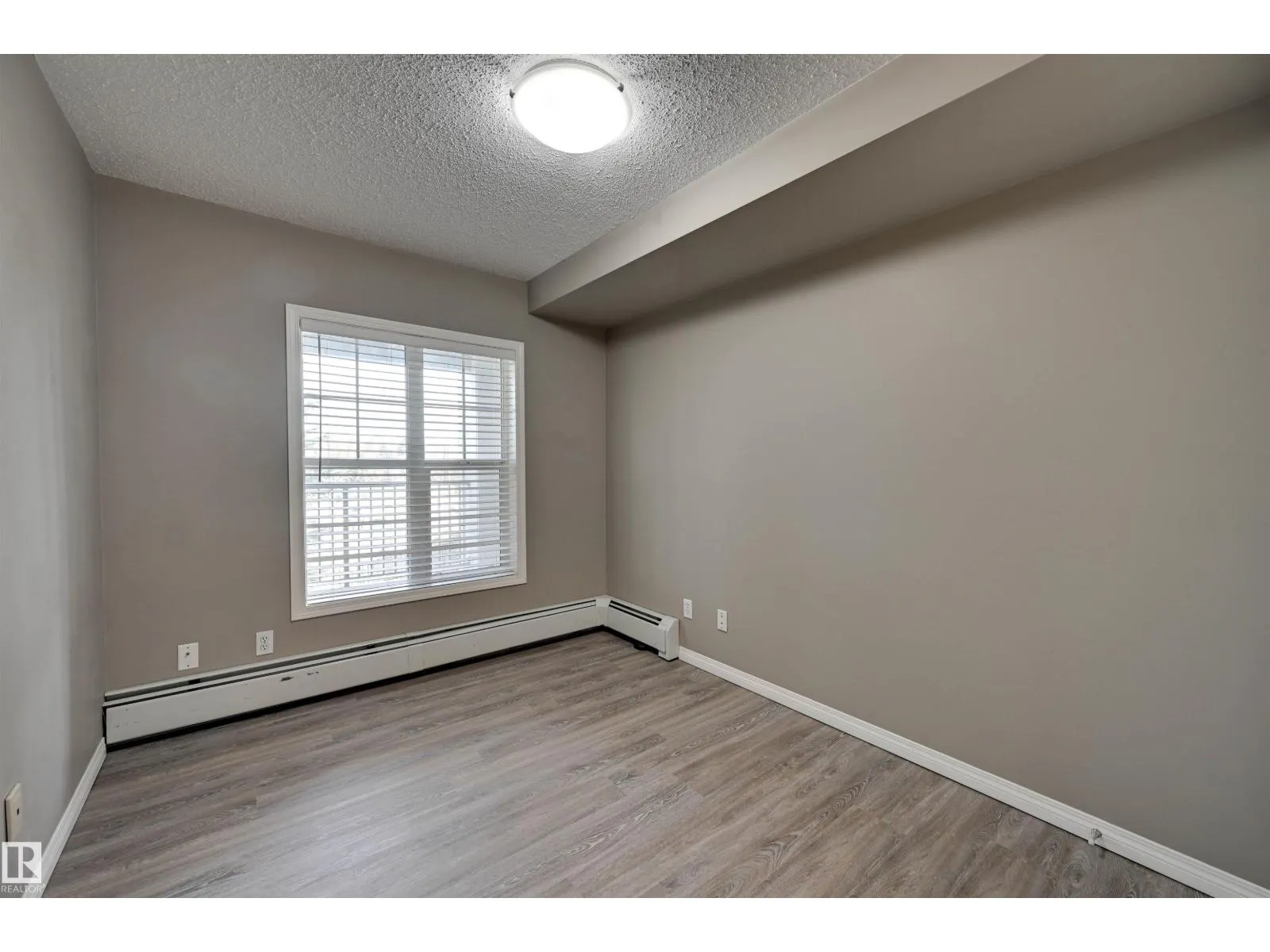 #206 616 MCALLISTER LO SW