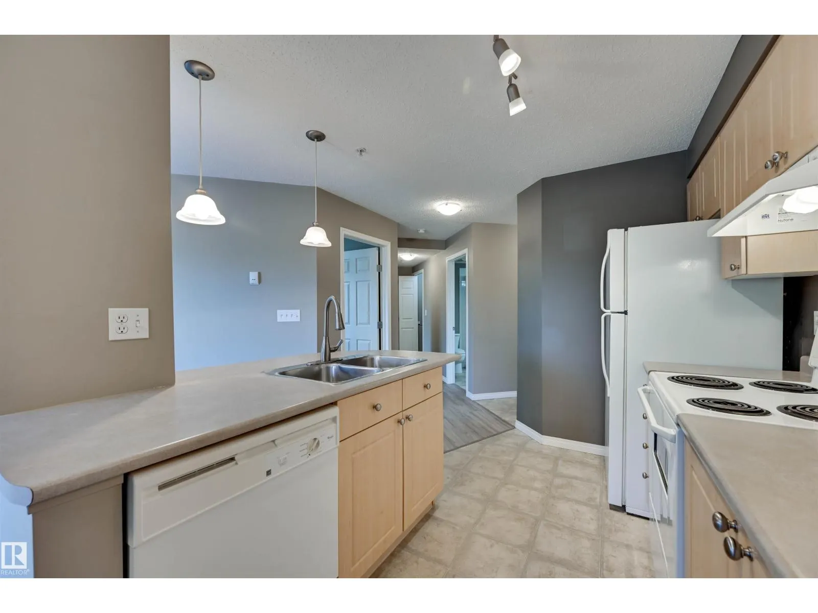 #206 616 MCALLISTER LO SW