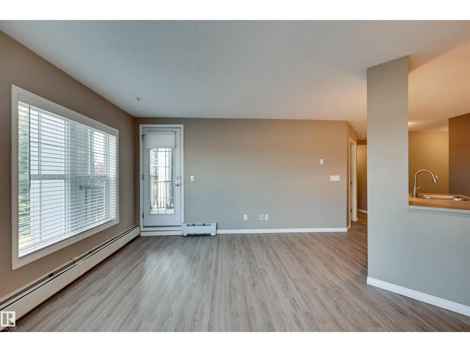 #206 616 MCALLISTER LO SW