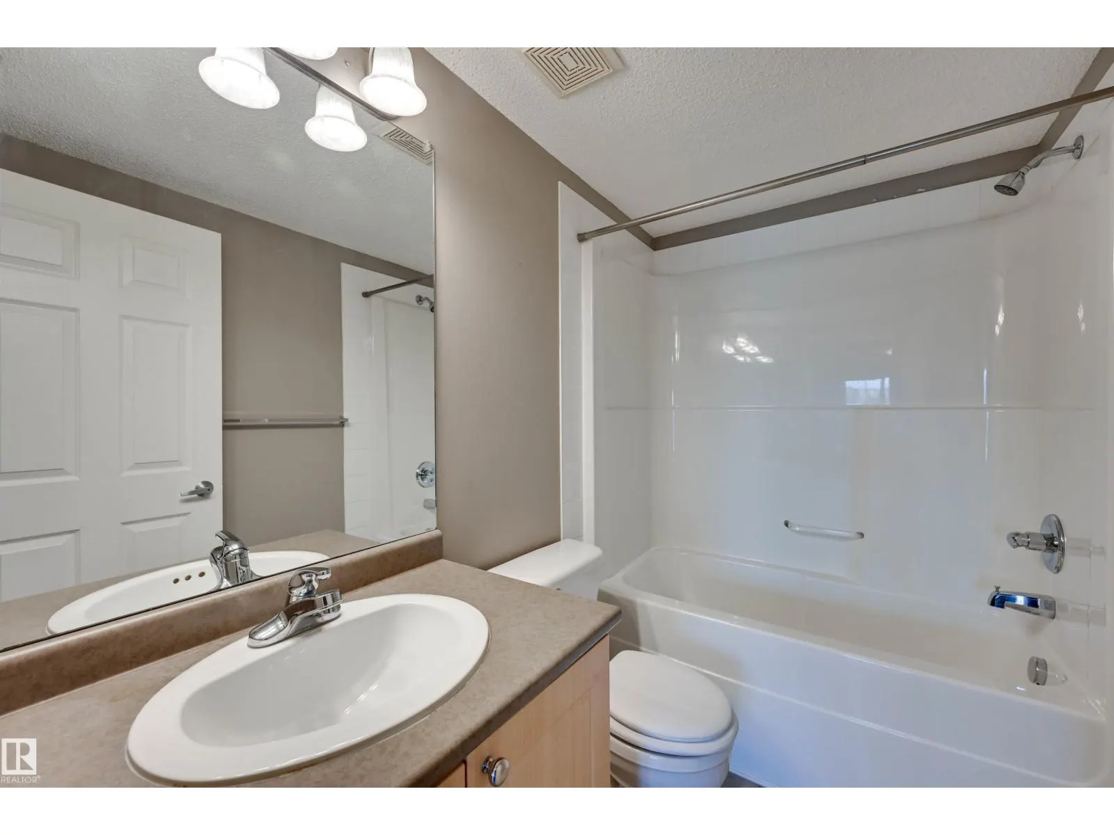 #206 616 MCALLISTER LO SW