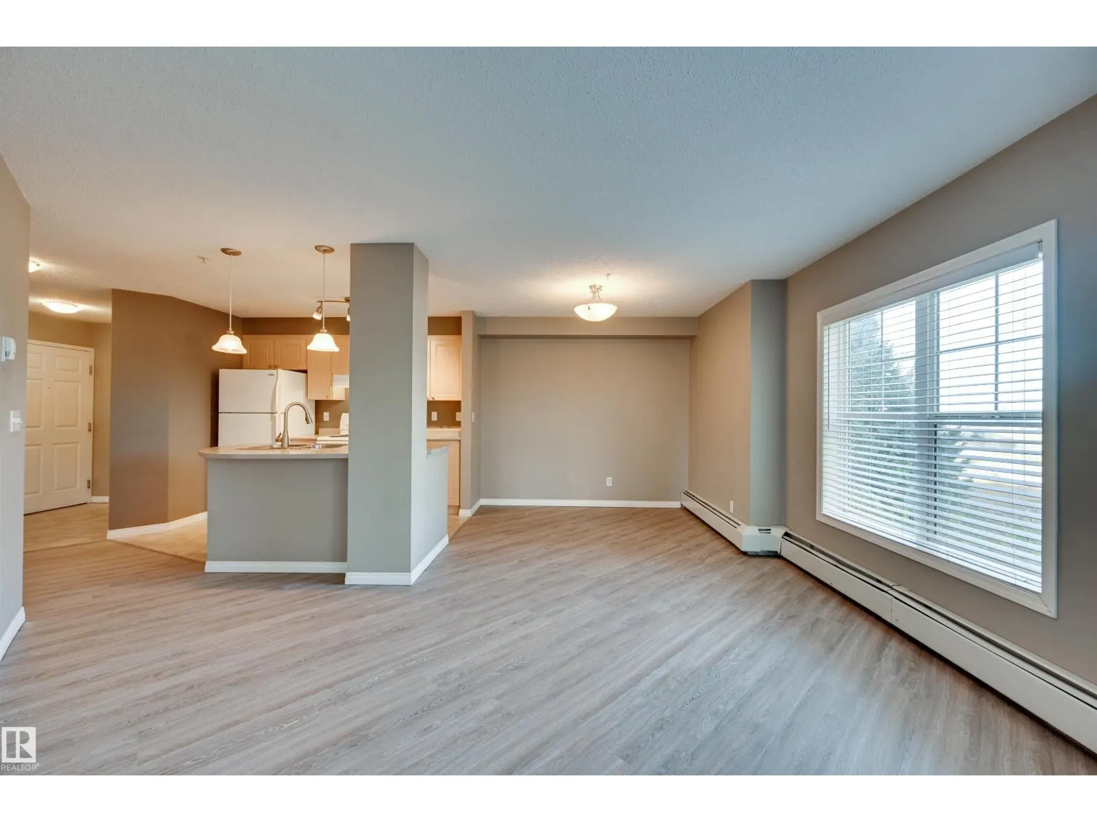 #206 616 MCALLISTER LO SW