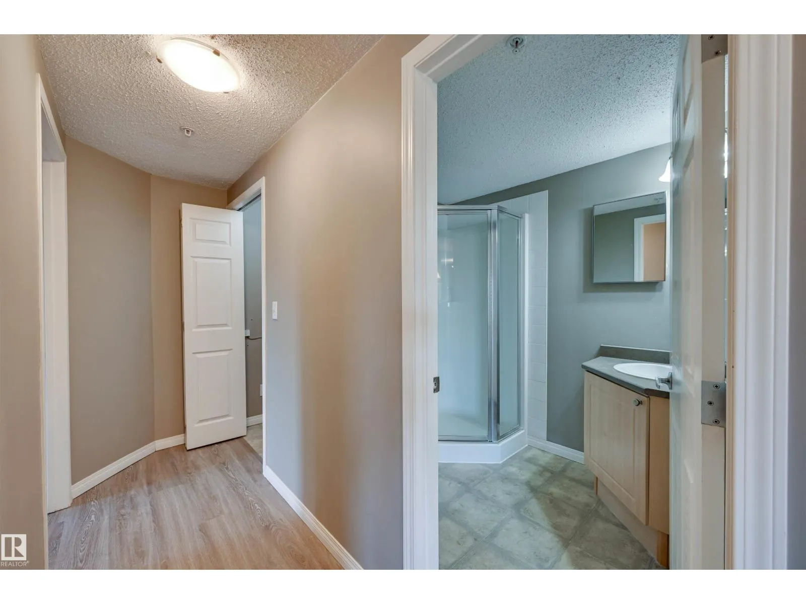#206 616 MCALLISTER LO SW