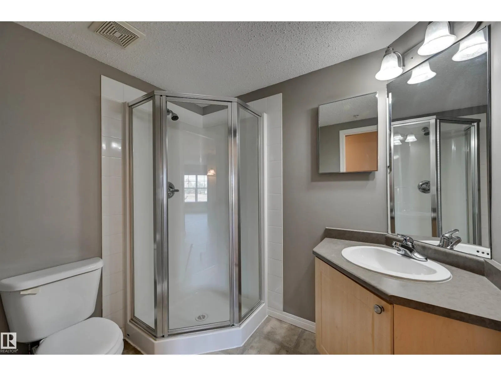 #206 616 MCALLISTER LO SW