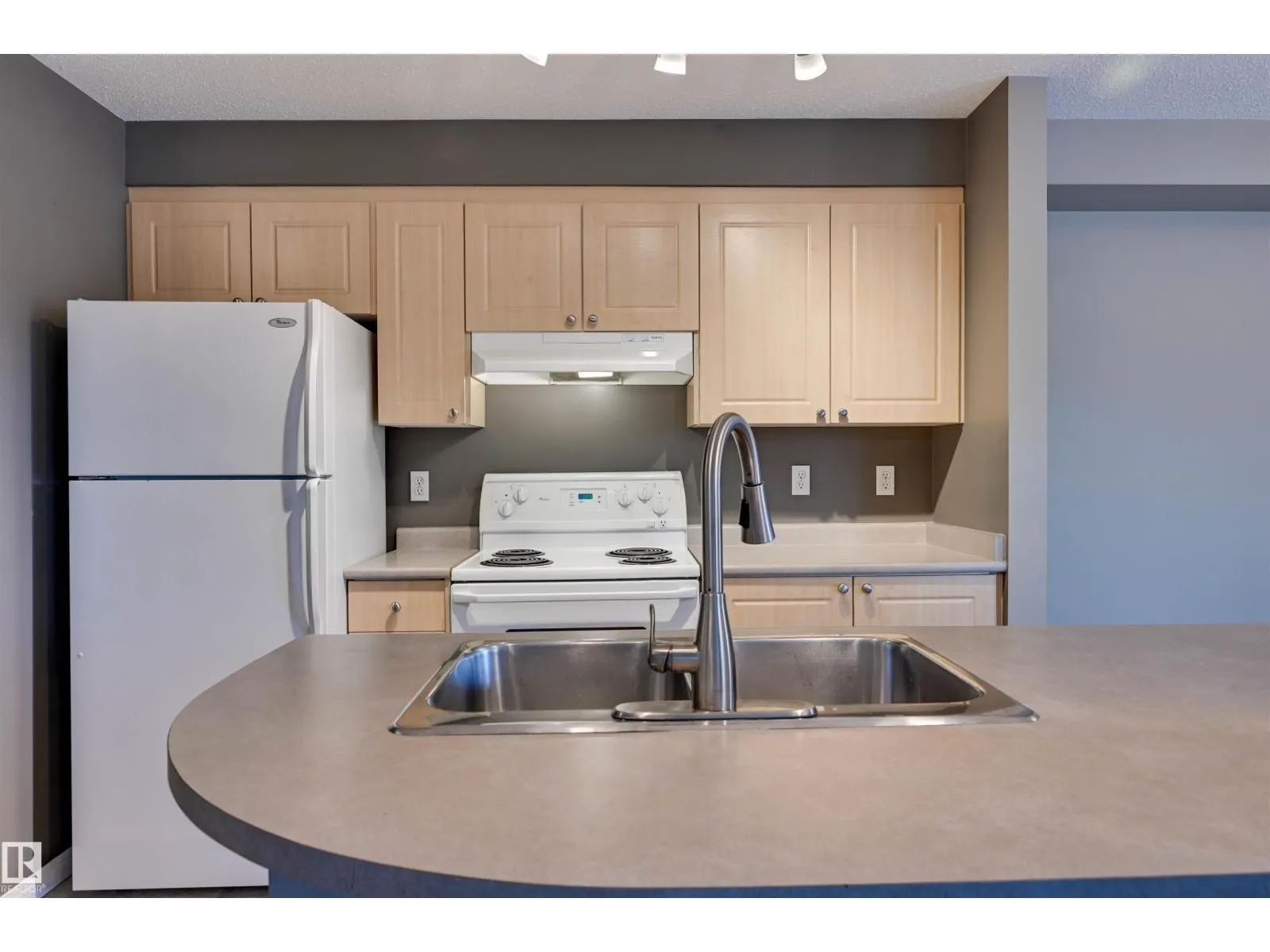 #206 616 MCALLISTER LO SW